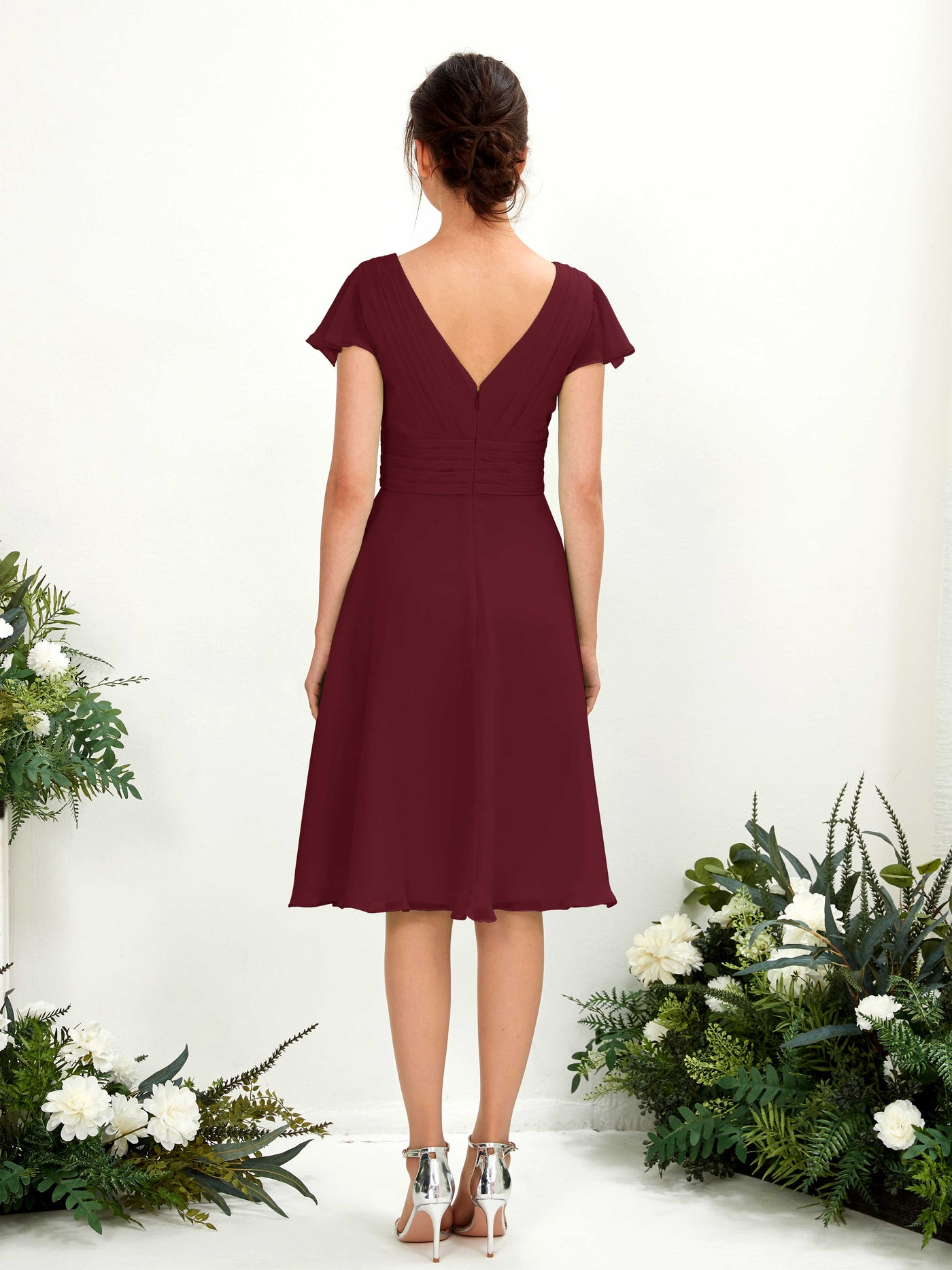 Carlyna A-Linien-Kleid V-Ausschnitt Flatterärmel knielang Chiffon Kleid Burgunderrot #farbe_burgunderrot