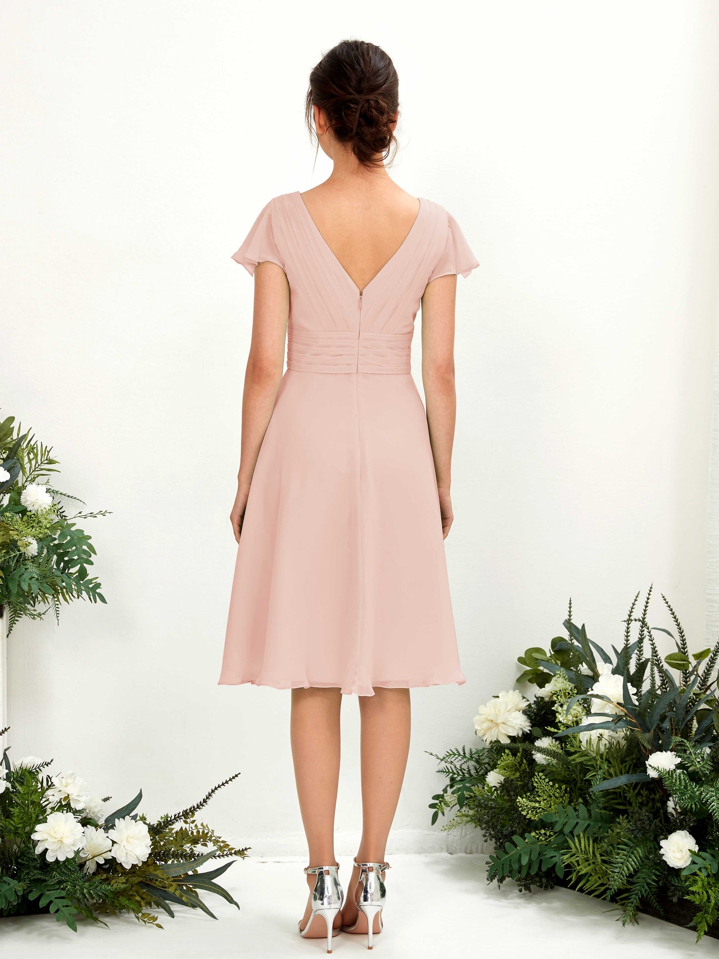 Carlyna A-Linien-Kleid V-Ausschnitt Flatterärmel knielang Chiffon Kleid Perlrosa #farbe_perlrosa