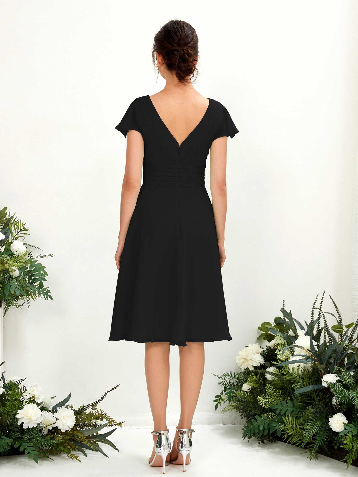 Carlyna A-Linien-Kleid V-Ausschnitt Flatterärmel knielang Chiffon Kleid Schwarz #farbe_schwarz