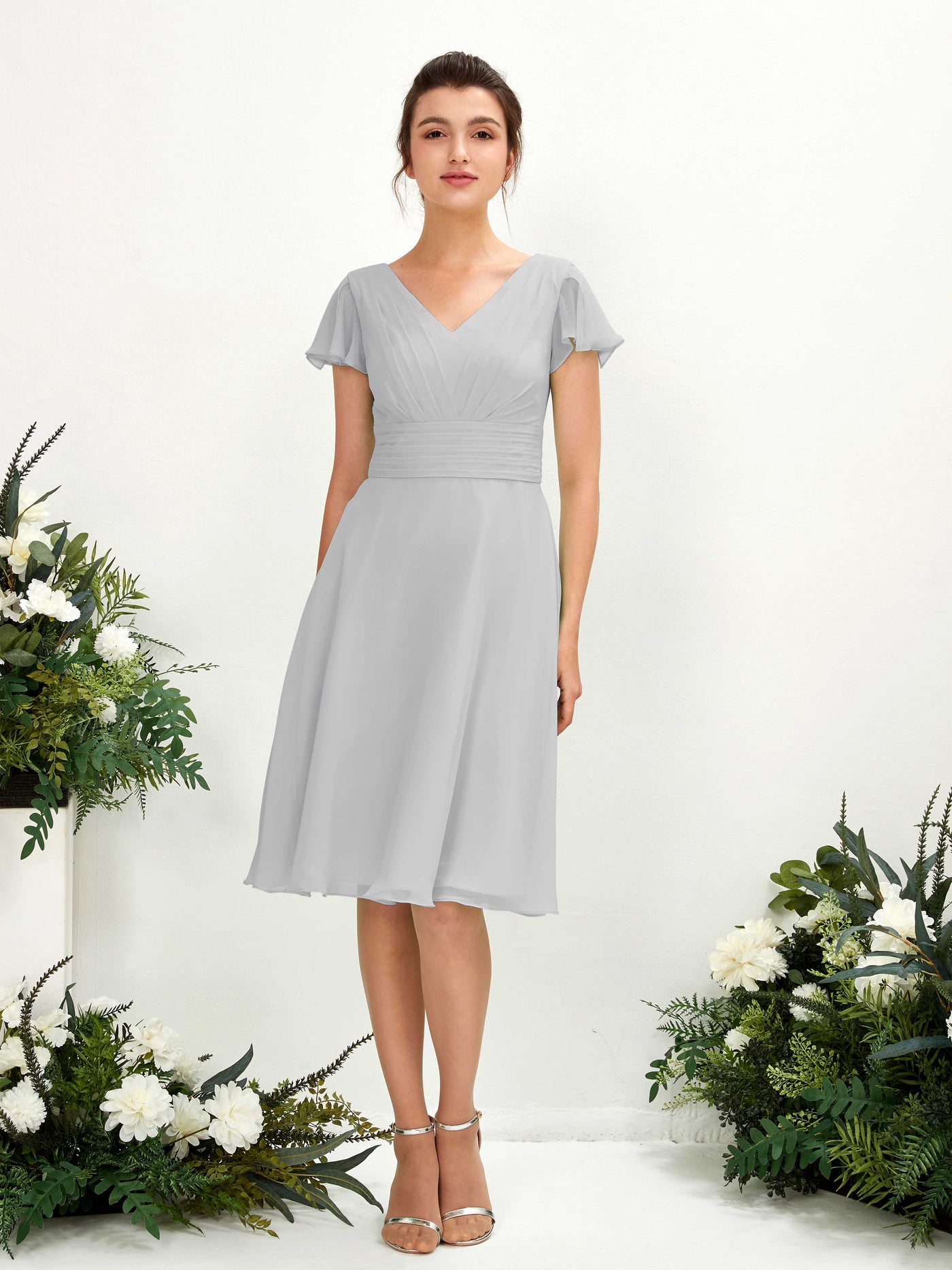 Carlyna A-Linien-Kleid V-Ausschnitt Flatterärmel knielang Chiffon Kleid Silber #farbe_silber