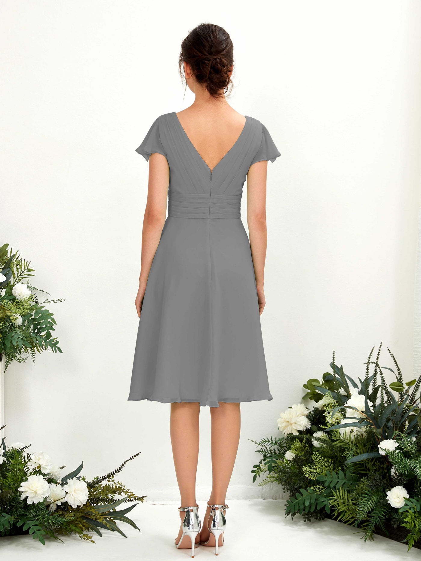 Carlyna A-Linien-Kleid V-Ausschnitt Flatterärmel knielang Chiffon Kleid Stahlgrau #farbe_stahlgrau