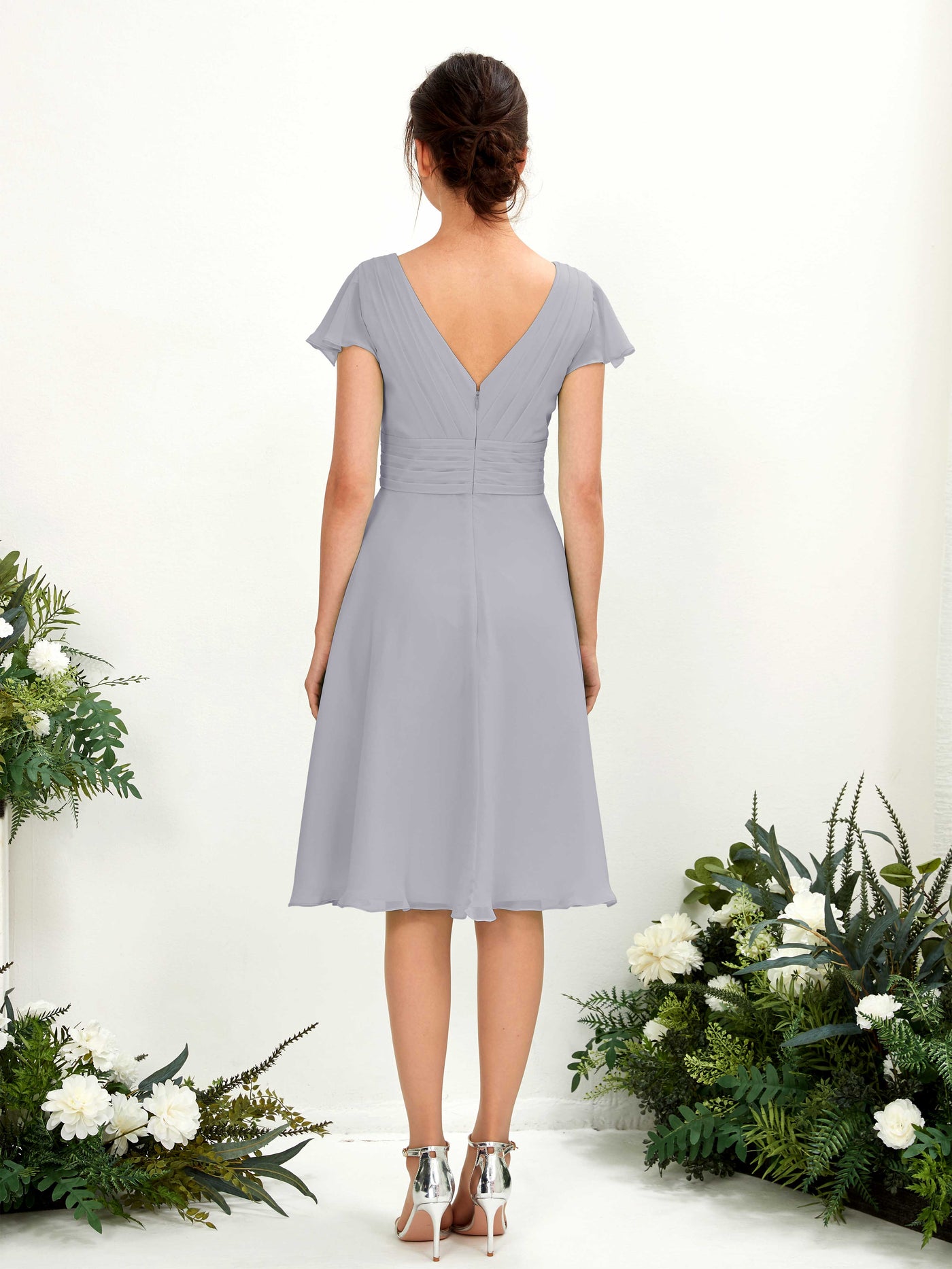 Carlyna A-Linien-Kleid V-Ausschnitt Flatterärmel knielang Chiffon Kleid Staubiger Lavendel #farbe_staubiger-lavendel