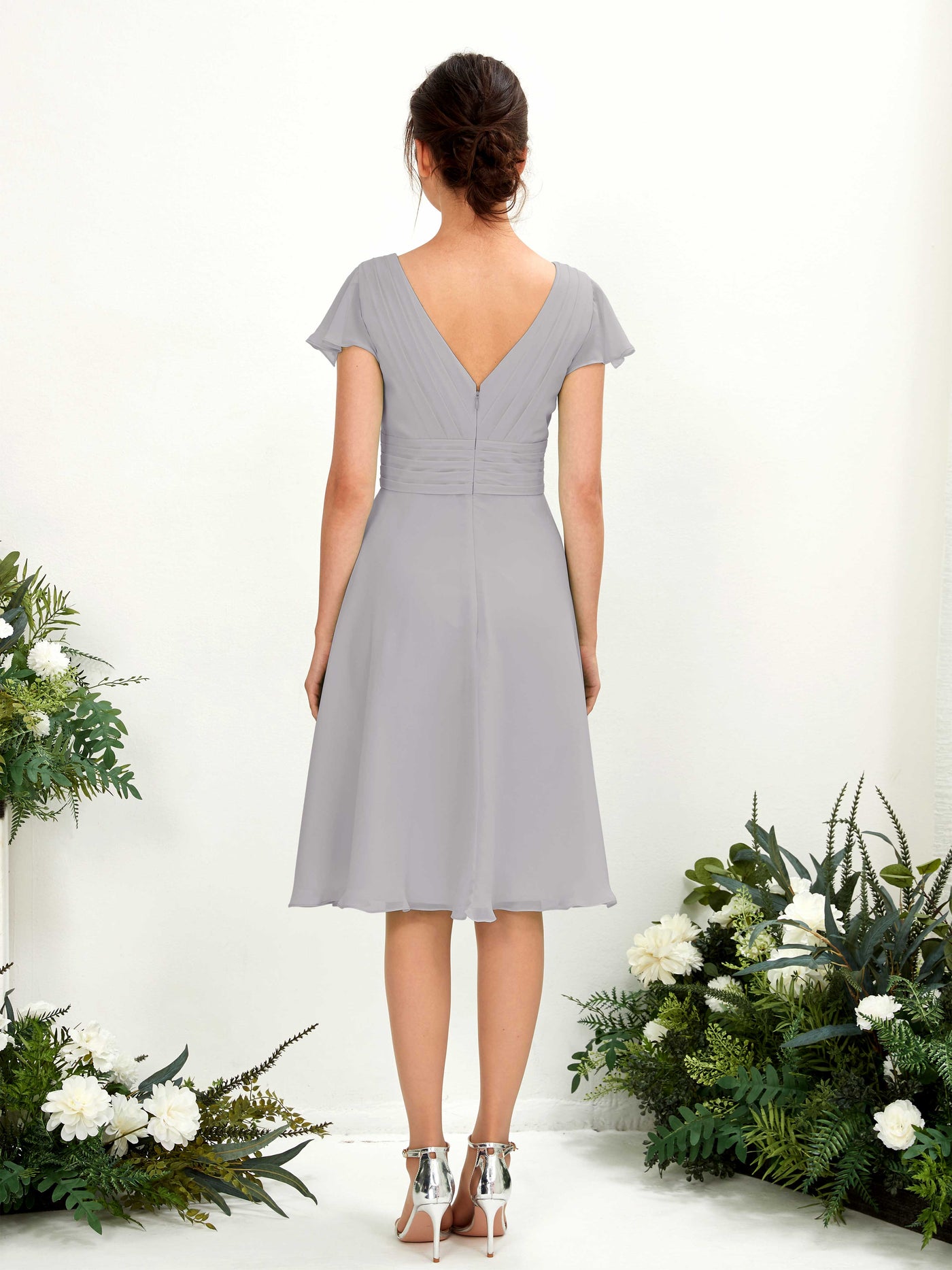 Carlyna A-Linien-Kleid V-Ausschnitt Flatterärmel knielang Chiffon Kleid Taube #farbe_taube