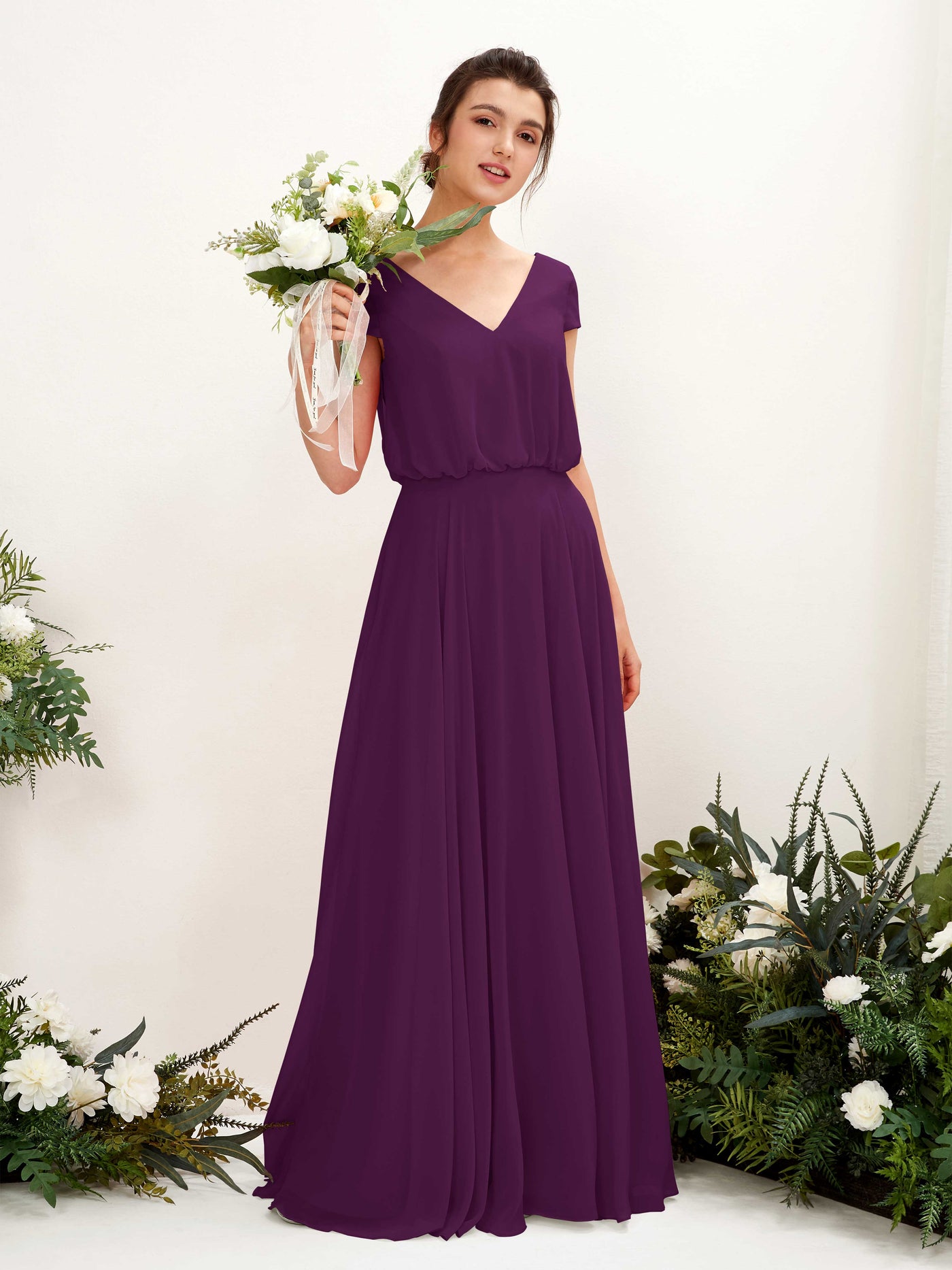 Carlyna A-Linien-Kleid V-Ausschnitt Flügelärmel Bodenlanger Brautjungfernkleid Traube #farbe_traube