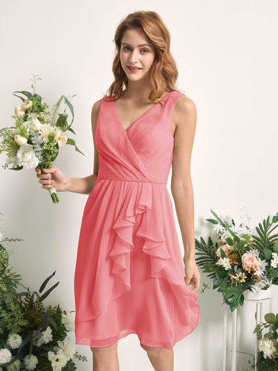 Carlyna A-Linien-Kleid V-Ausschnitt Knielang Chiffon Brautjungfernkleid Korallenrosa #farbe_korallenrosa