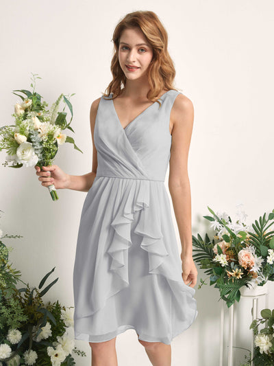 Carlyna A-Linien-Kleid V-Ausschnitt Knielang Chiffon Brautjungfernkleid Silber #farbe_silber