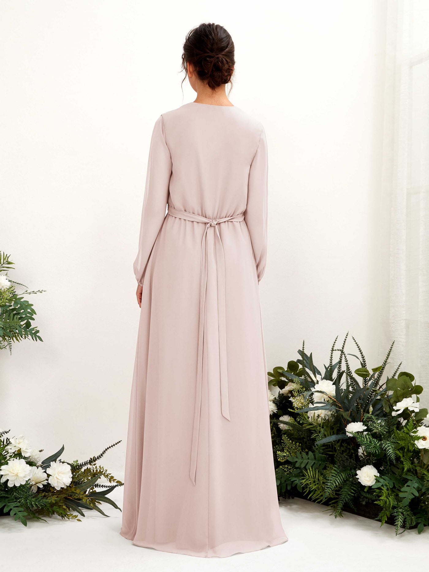 Carlyna A-Linien-Kleid V-Ausschnitt Langarm Bodenlang Brautjungfernkleid Biscotti #farbe_biscotti