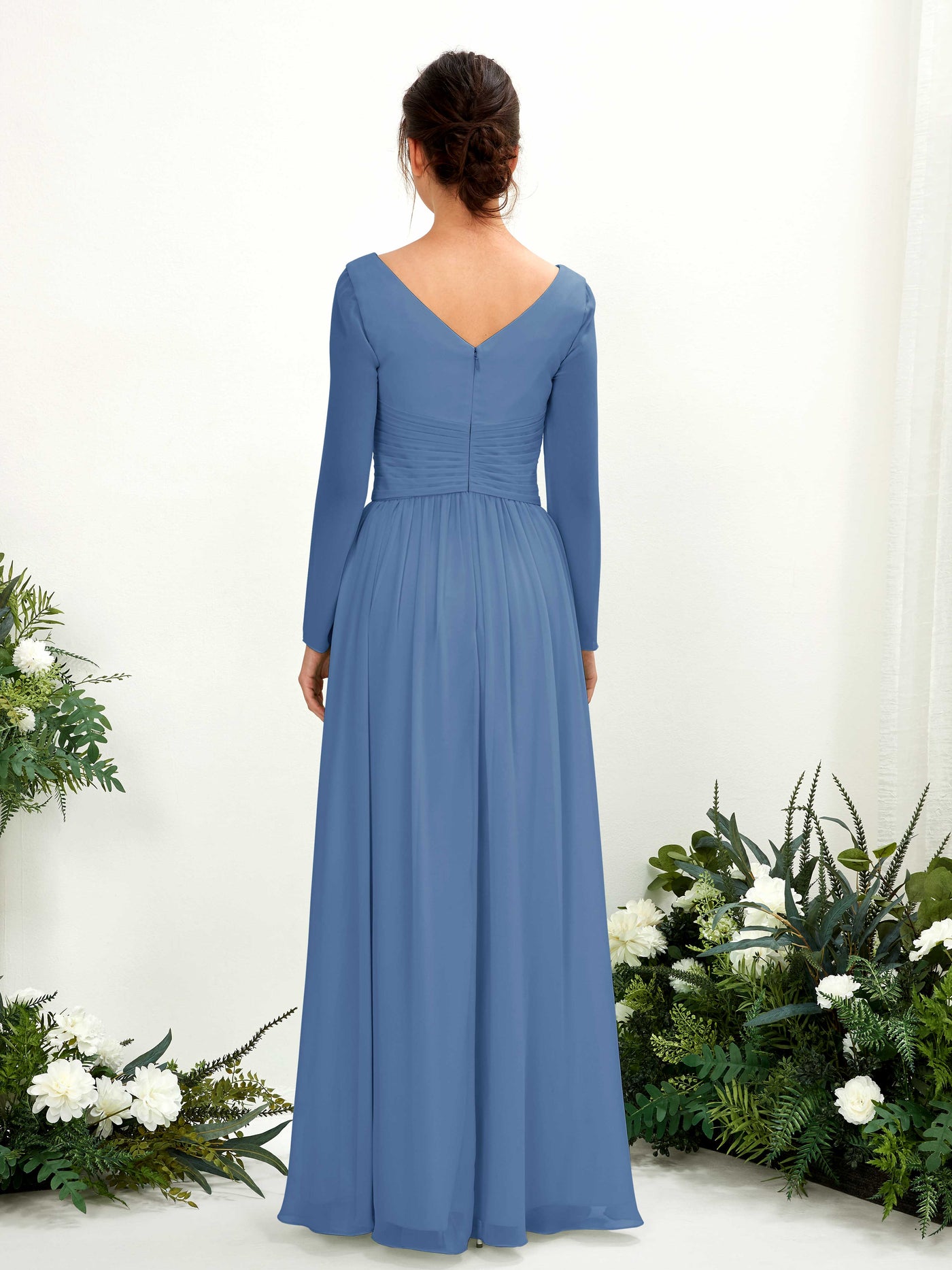 Carlyna A-Linien-Kleid V-Ausschnitt Langarm bodenlang Brautjungfernkleid Staubiges Blau #farbe_staubiges-blau
