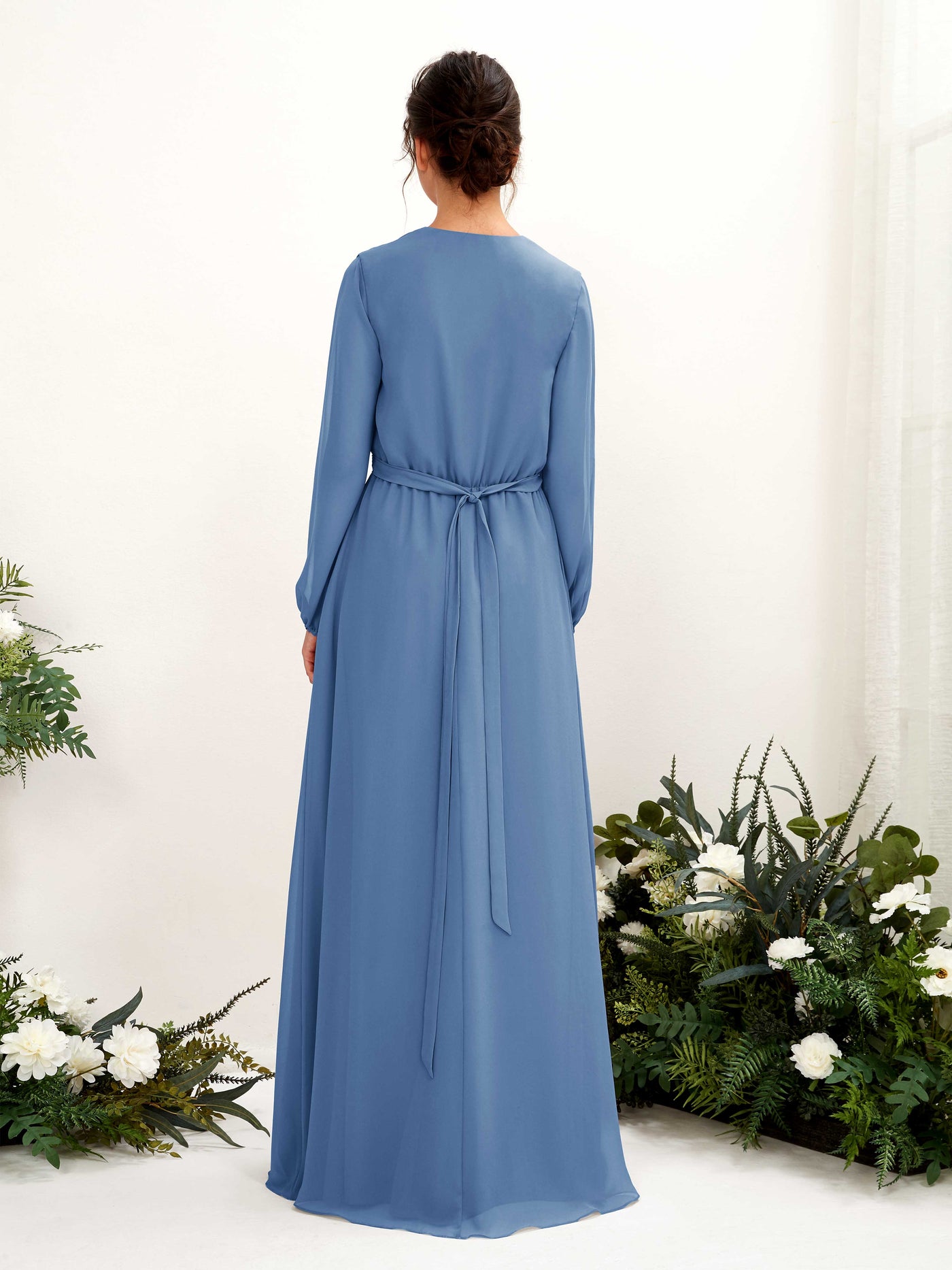 Carlyna A-Linien-Kleid V-Ausschnitt Langarm Bodenlang Brautjungfernkleid Staubiges Blau #farbe_staubiges-blau