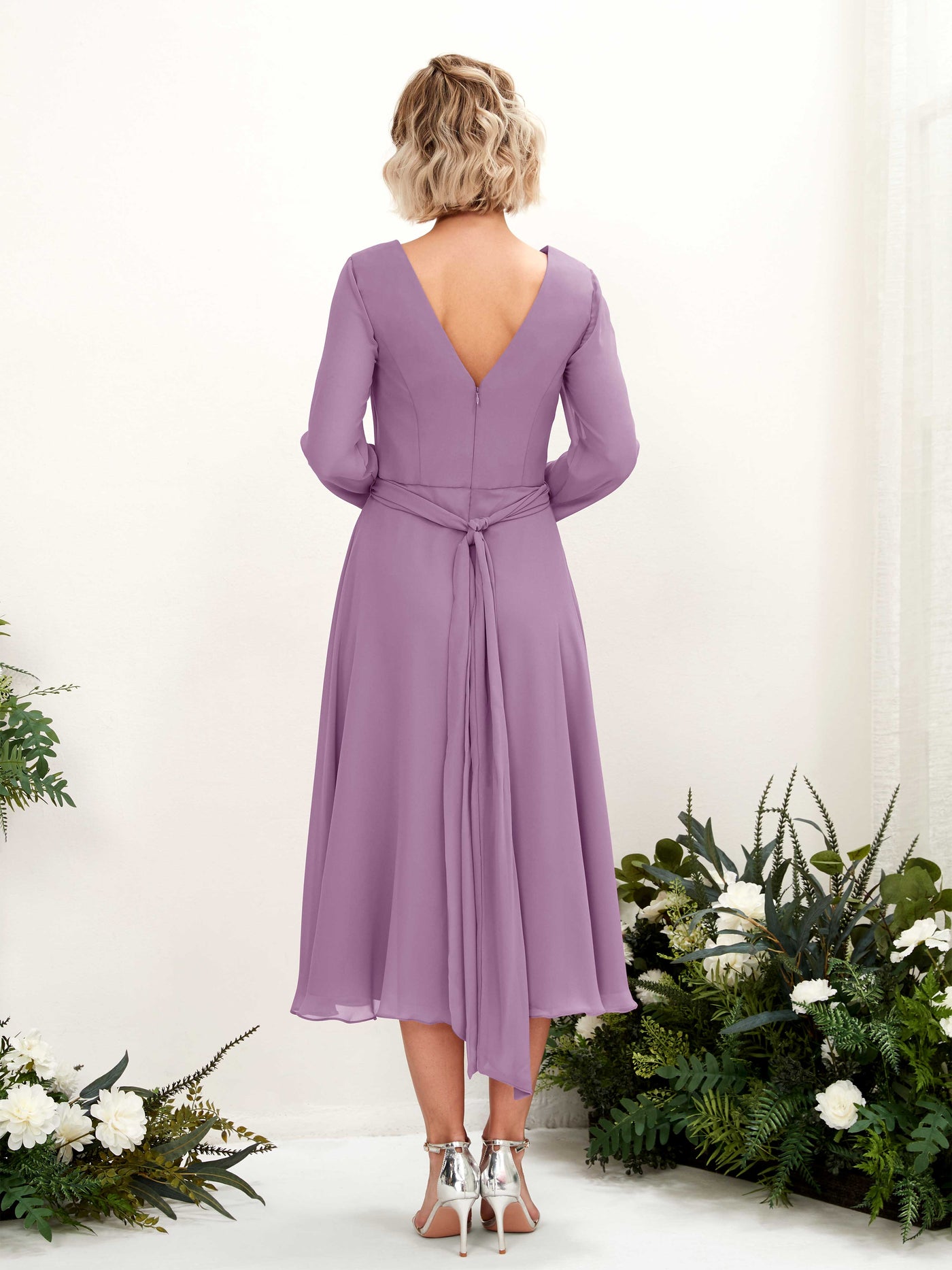Carlyna A-Linien-Kleid V-Ausschnitt Langarm Wadenlang Brautjungfernkleider Orchideen-Nebel #farbe_orchideen-nebel