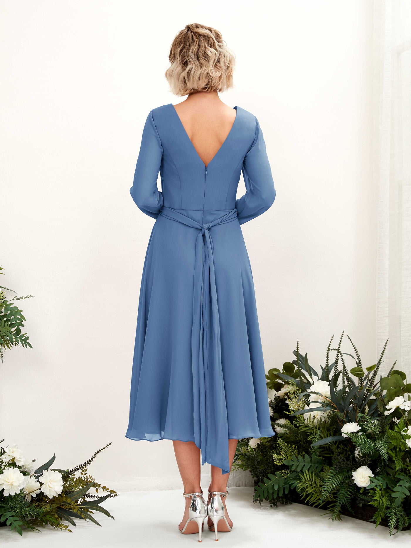 Carlyna A-Linien-Kleid V-Ausschnitt Langarm Wadenlang Brautjungfernkleider Staubiges Blau #farbe_staubiges-blau