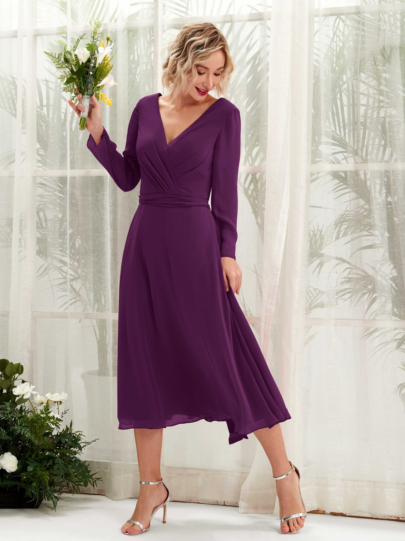 Carlyna A-Linien-Kleid V-Ausschnitt Langarm Wadenlang Brautjungfernkleider Traube #farbe_traube