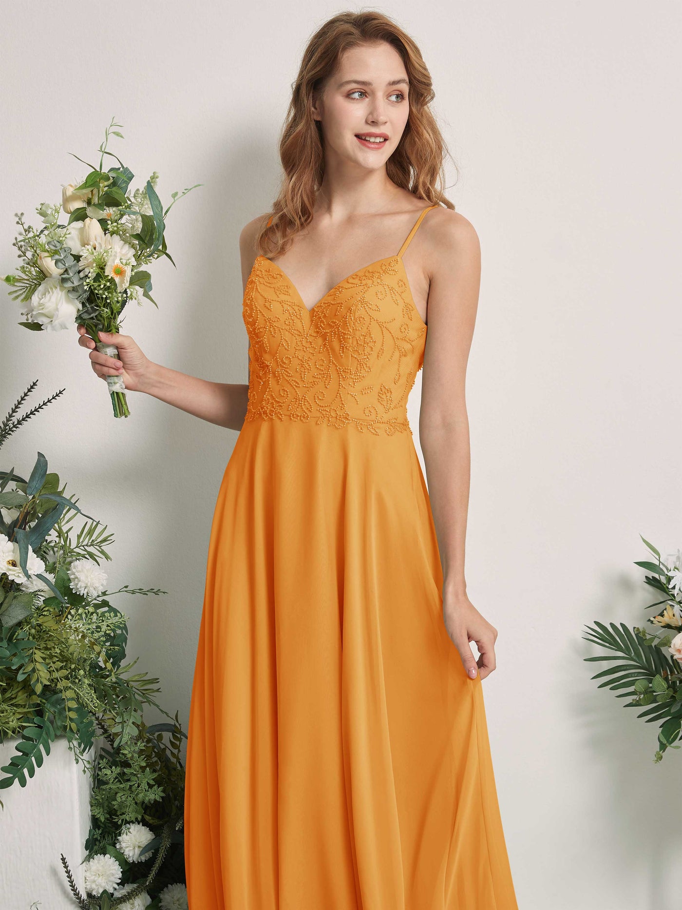 Carlyna A-Linien-Kleid V-Ausschnitt Spaghettiträger Bodenlang Brautjungfernkleider Mango #farbe_mango