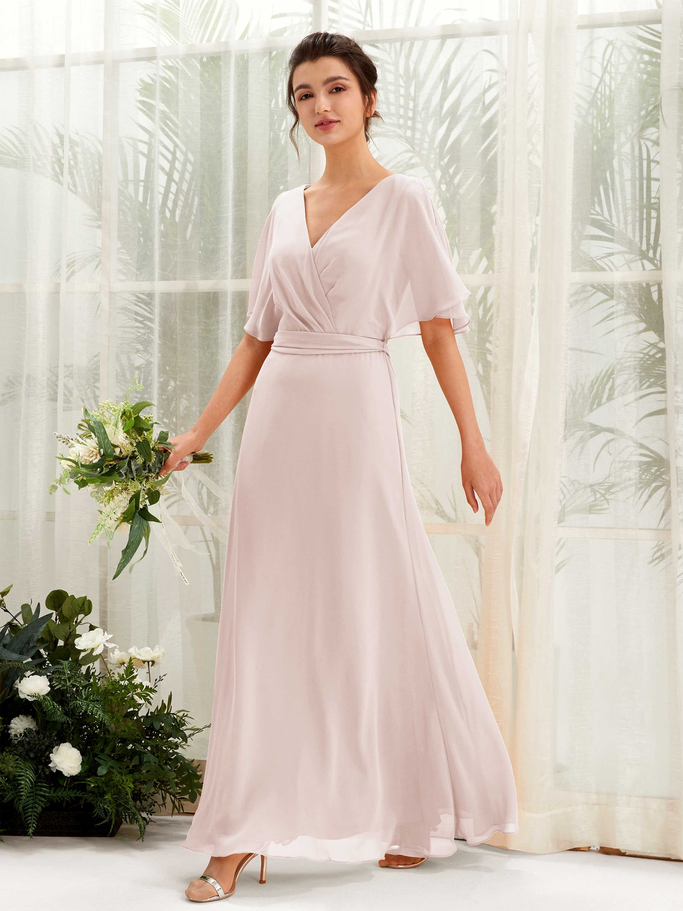 Carlyna A-Linien-Kleid V-Ausschnitt Umhang-Ärmel Bodenlang Brautjungfernkleid Biscotti #farbe_biscotti