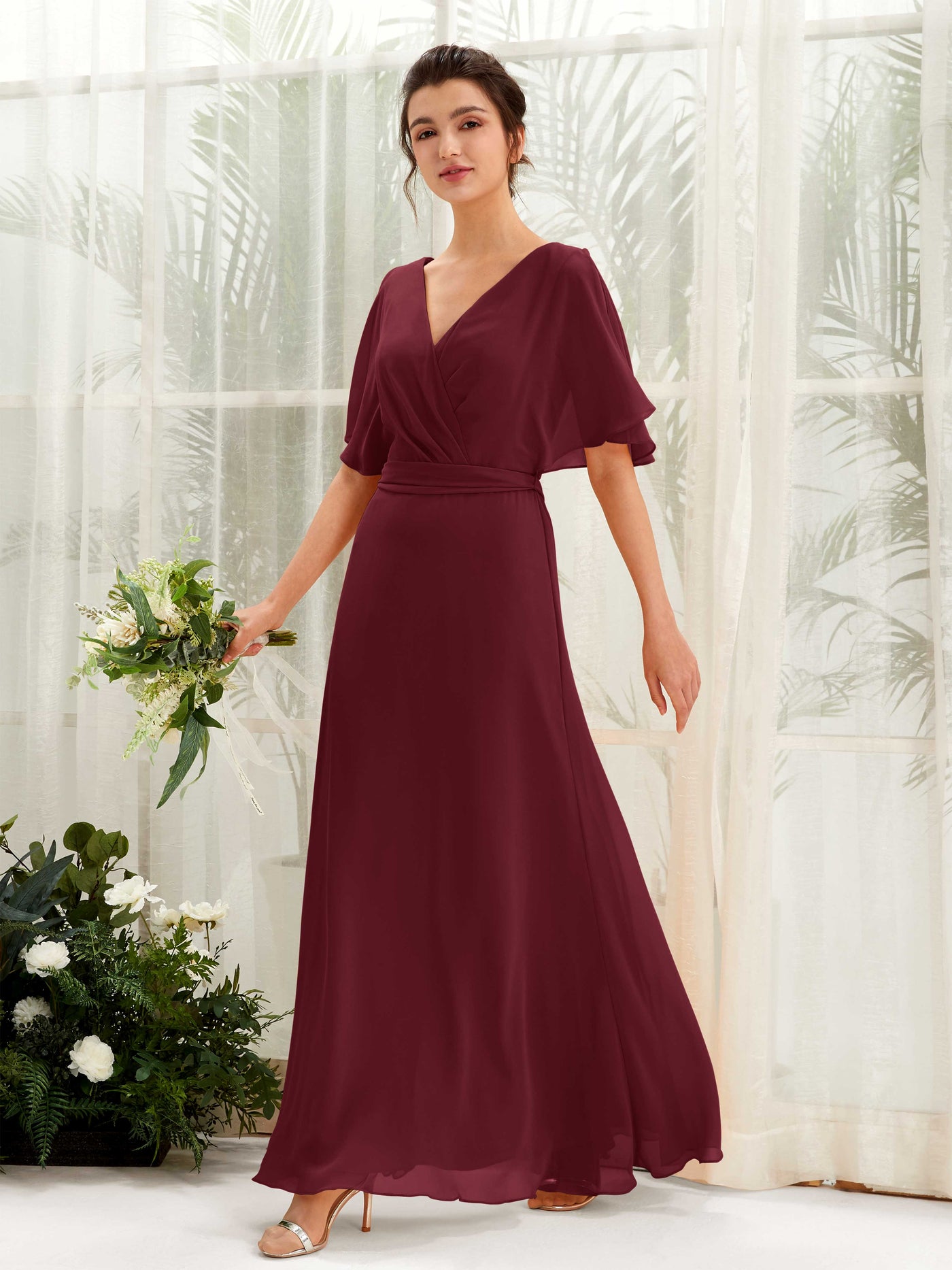 Carlyna A-Linien-Kleid V-Ausschnitt Umhang-Ärmel Bodenlang Brautjungfernkleid Burgunderrot #farbe_burgunderrot