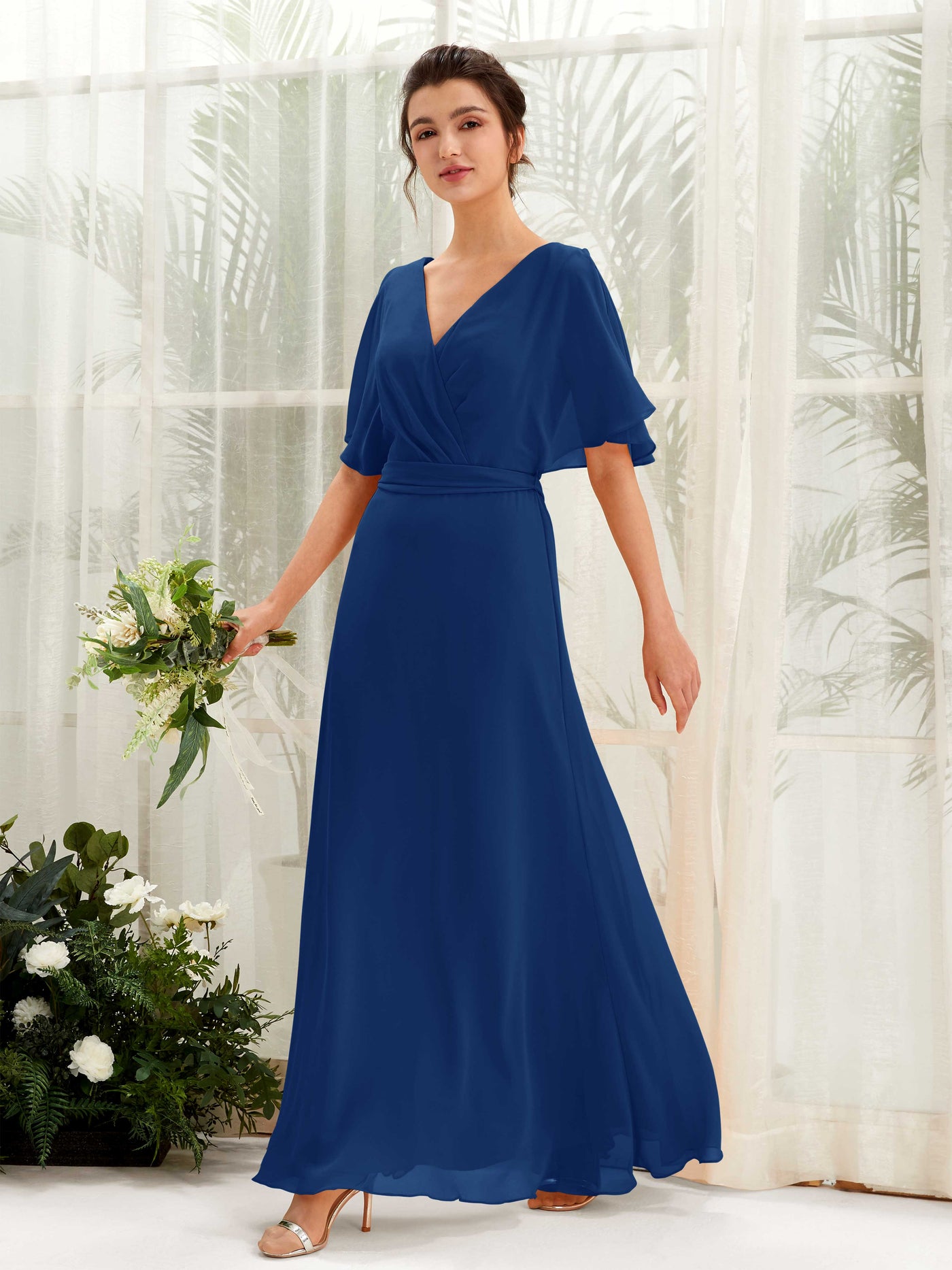 Carlyna A-Linien-Kleid V-Ausschnitt Umhang-Ärmel Bodenlang Brautjungfernkleid Königsblau #farbe_k-nigsblau
