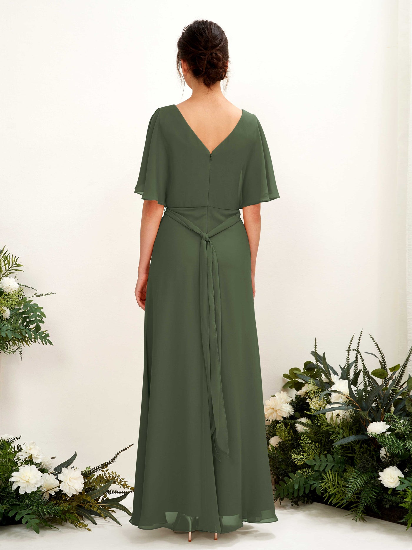 Carlyna A-Linien-Kleid V-Ausschnitt Umhang-Ärmel Bodenlang Brautjungfernkleid Martini-Olive #farbe_martini-olive