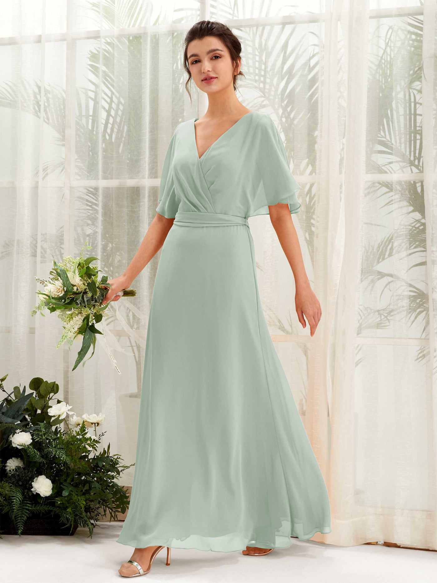 Carlyna A-Linien-Kleid V-Ausschnitt Umhang-Ärmel Bodenlang Brautjungfernkleid Salbeigrün #farbe_salbeigr-n