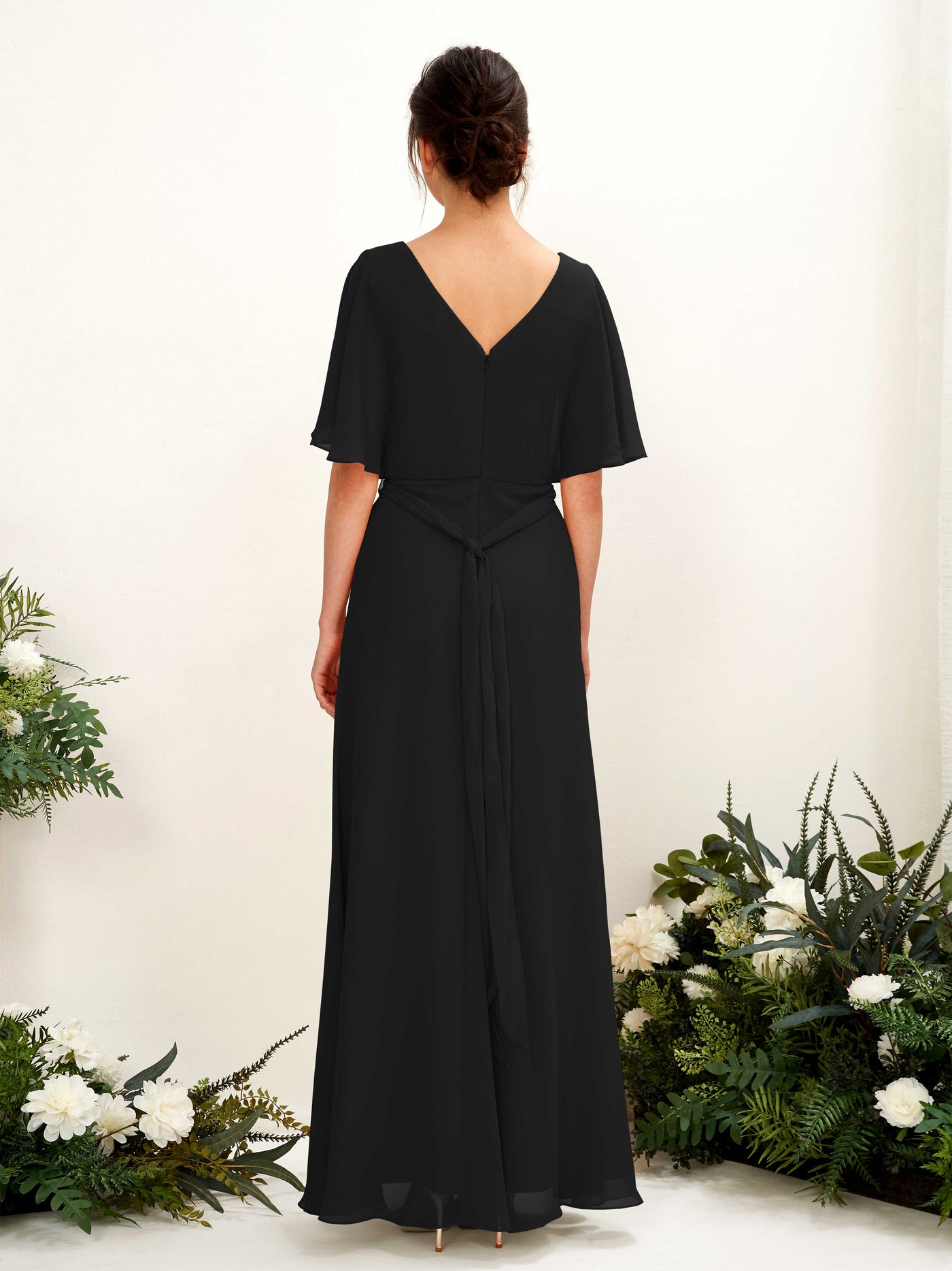 Carlyna A-Linien-Kleid V-Ausschnitt Umhang-Ärmel Bodenlang Brautjungfernkleid Schwarz #farbe_schwarz