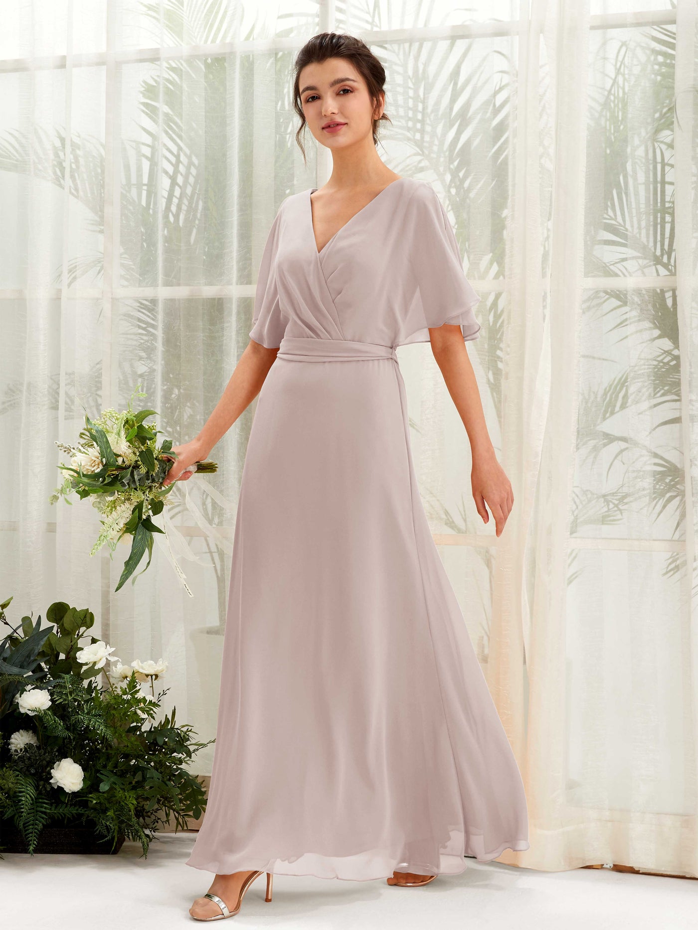 Carlyna A-Linien-Kleid V-Ausschnitt Umhang-Ärmel Bodenlang Brautjungfernkleid Taupe #farbe_taupe