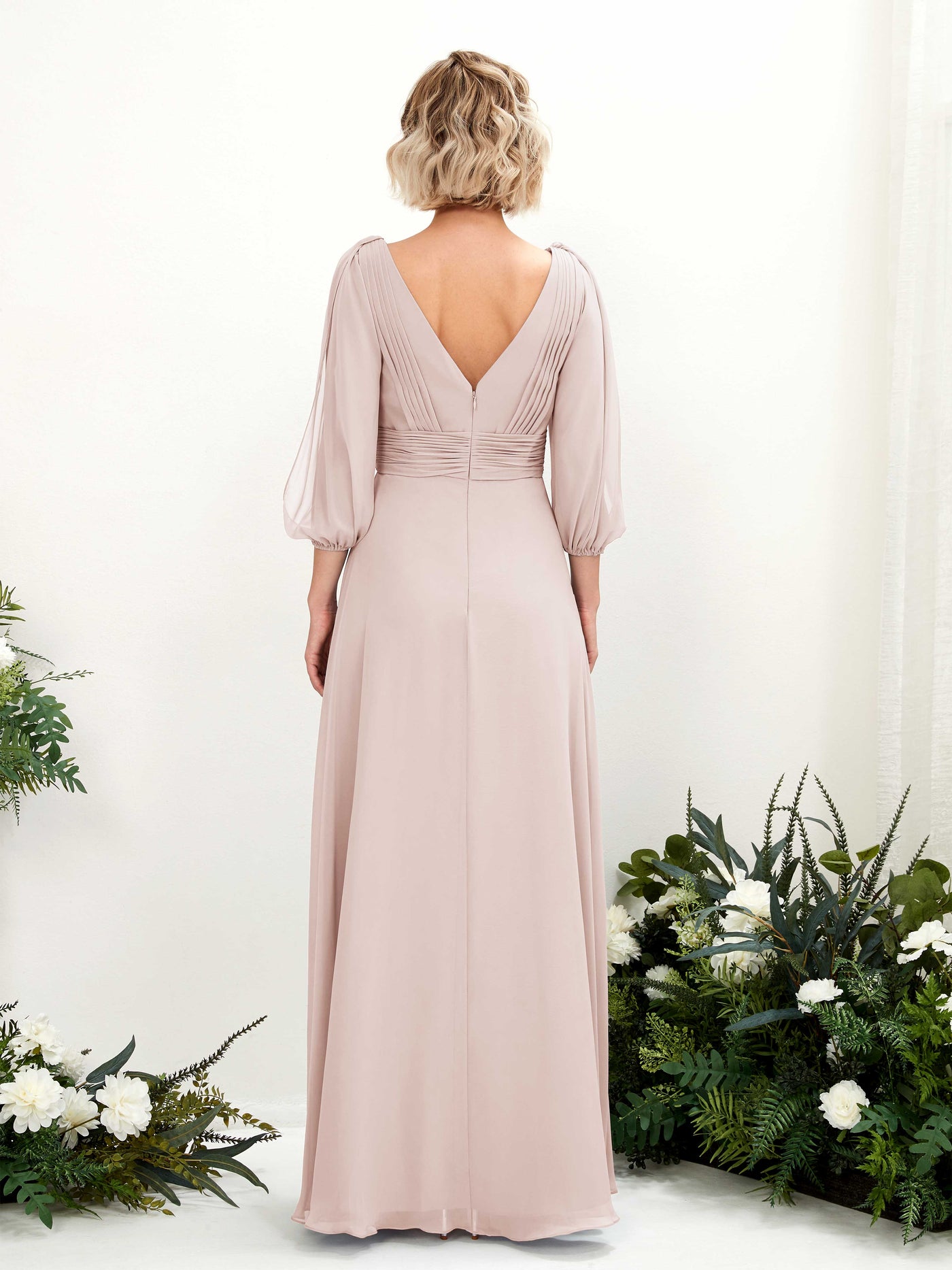 Carlyna A-Linien-Kleid V-Ausschnitt Wickelausschnitt Dreiviertelarm Bodenlang Brautjungfernkleider Biscotti #farbe_biscotti