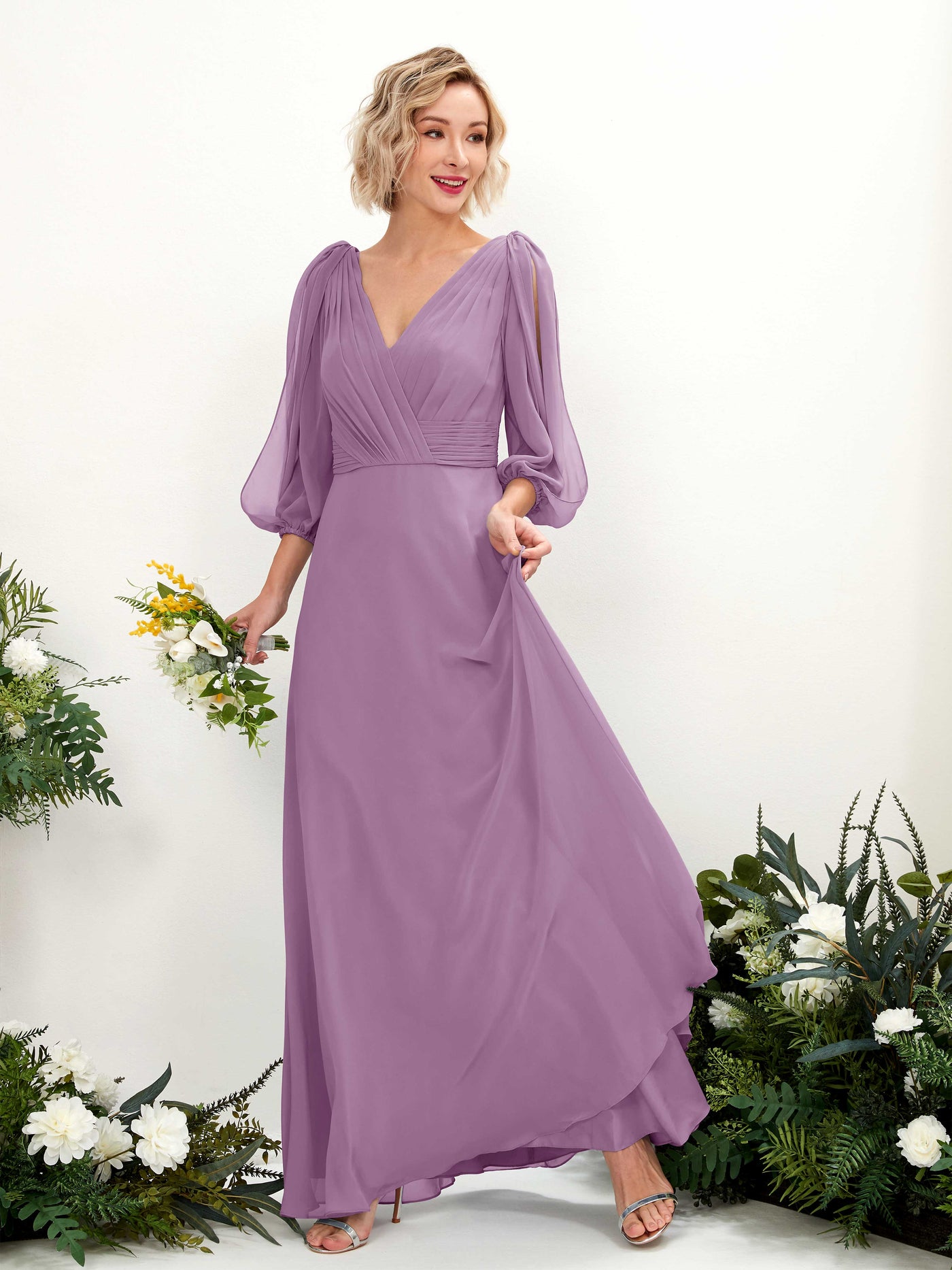 Carlyna A-Linien-Kleid V-Ausschnitt Wickelausschnitt Dreiviertelarm Bodenlang Brautjungfernkleider Orchideen-Nebel #farbe_orchideen-nebel