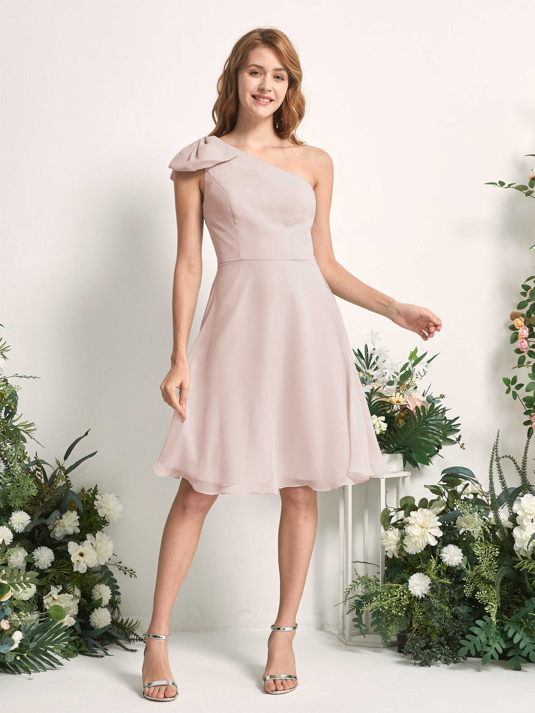 Carlyna A-Linien One-Shoulder Skater Brautjungfernkleider Biscotti 
