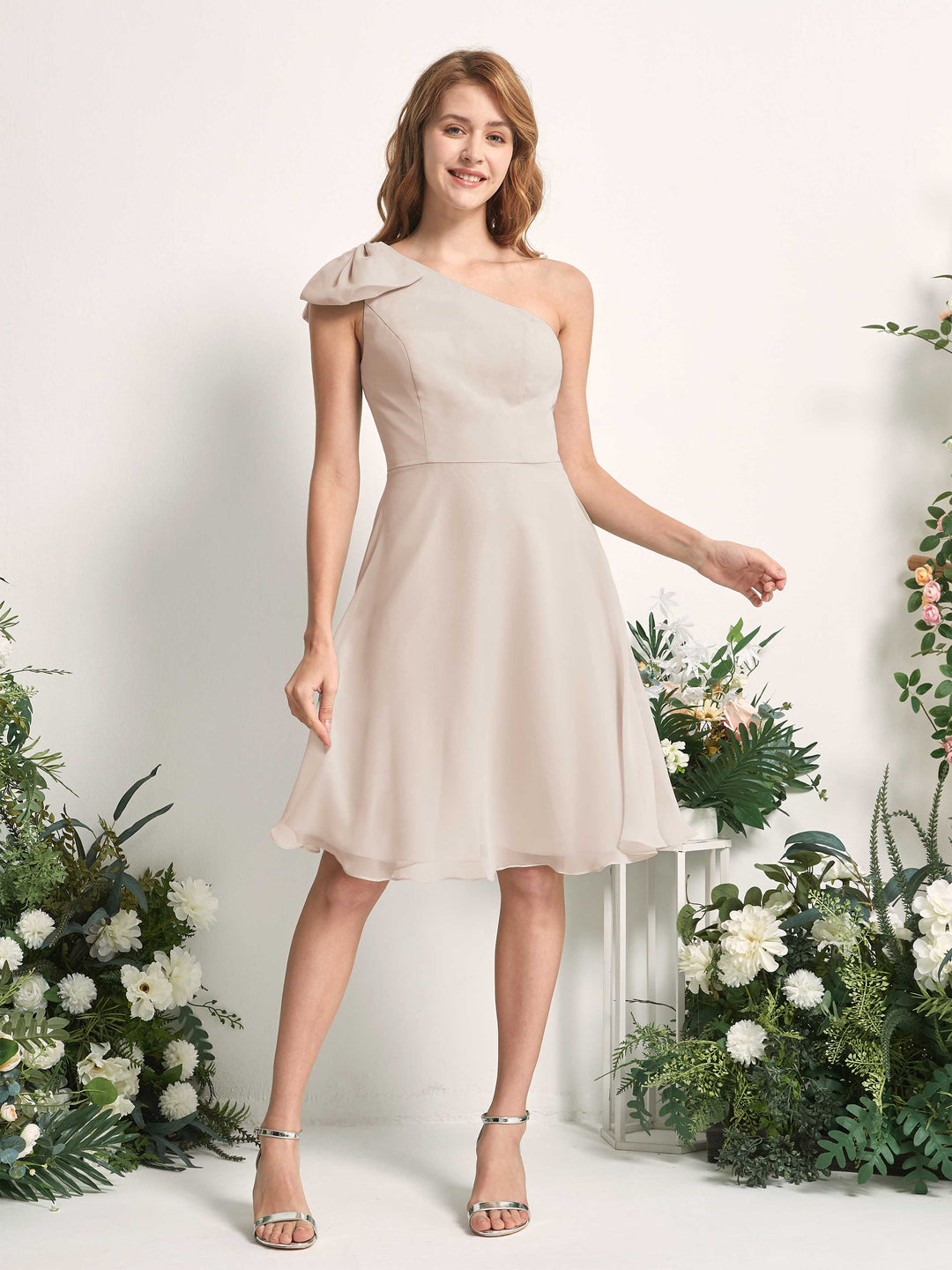 Carlyna A-Linien One-Shoulder Skater Brautjungfernkleider Champagner 