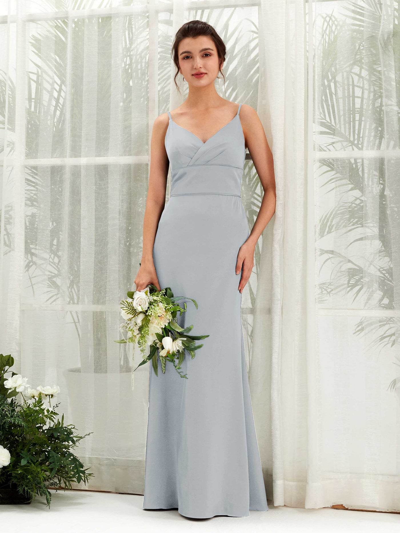 Carlyna Empire-Linie V-Ausschnitt Bodenlang Satin Brautjungfernkleid Baby Blau #farbe_baby-blau