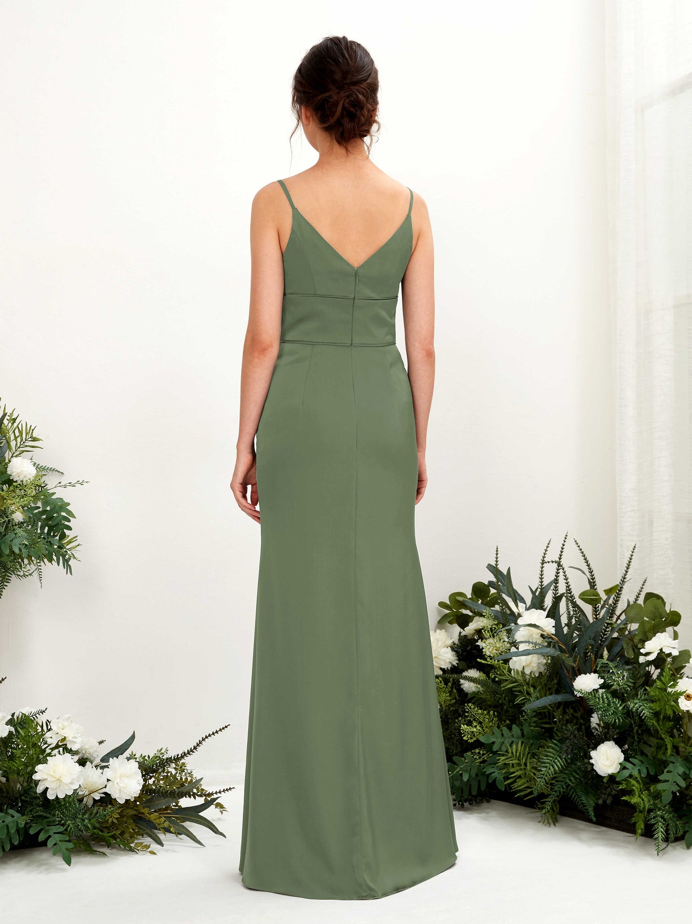 Carlyna Empire-Linie V-Ausschnitt Bodenlang Satin Brautjungfernkleid Olivgrün #farbe_olivgr-n