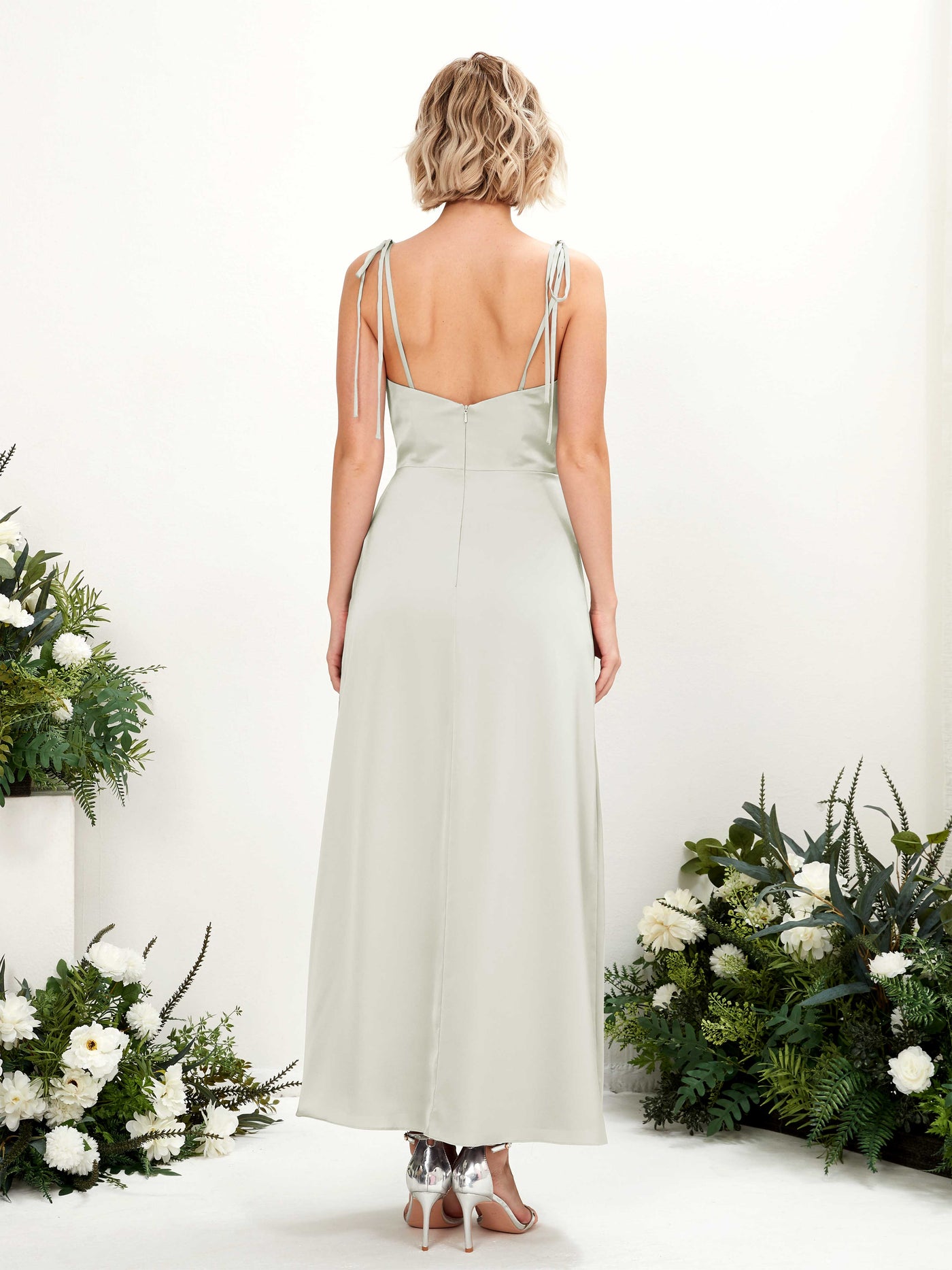 Carlyna Empire-Linie Wasserfall-Ausschnitt Wadenlang Satin Brautjungfernkleid mit Beinschlitz Elfenbein #farbe_elfenbein