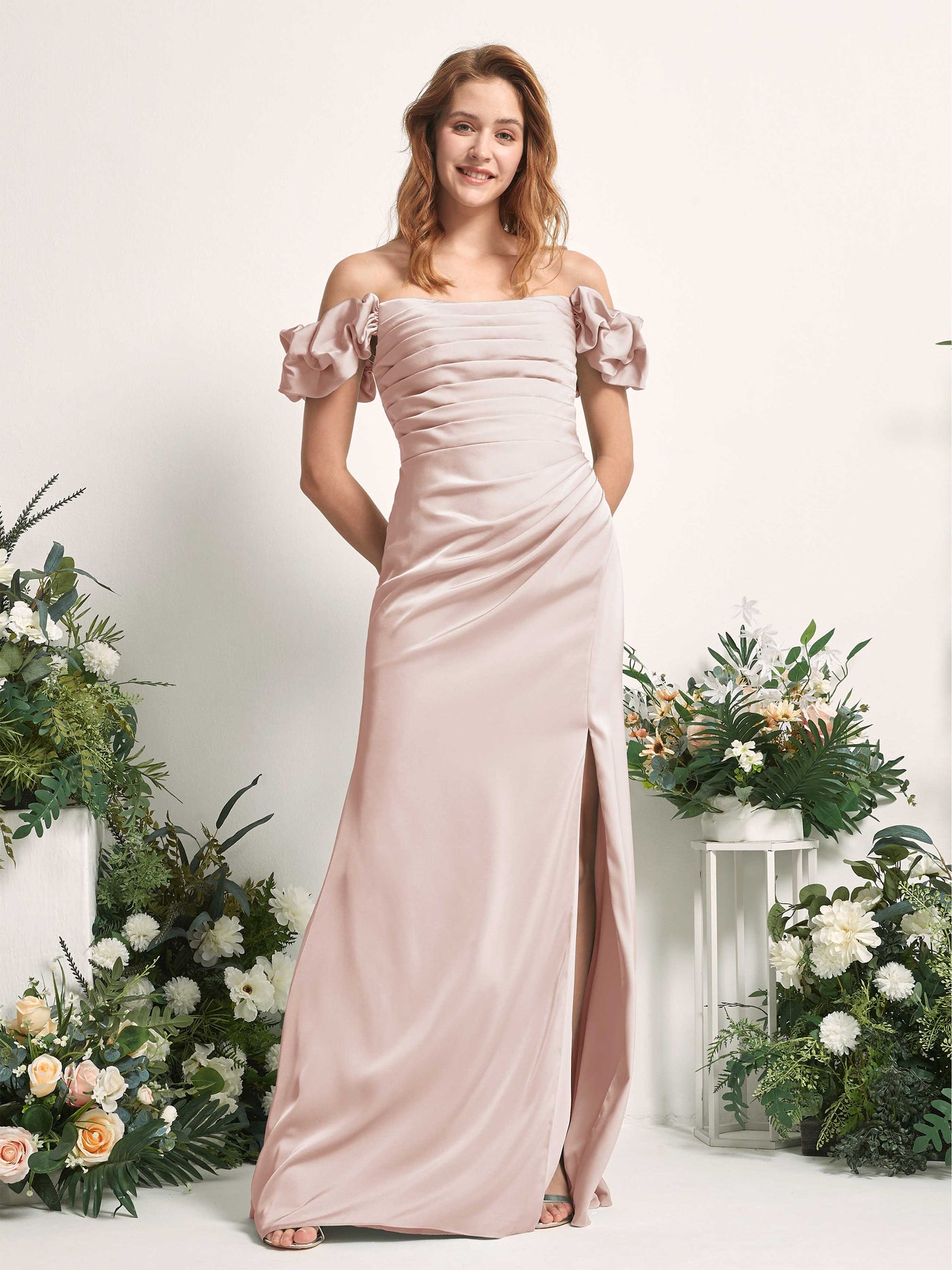 Carlyna Etui Bodenlang Carmen Ausschnitt Brautjungfernkleid Perlrosa #farbe_perlrosa