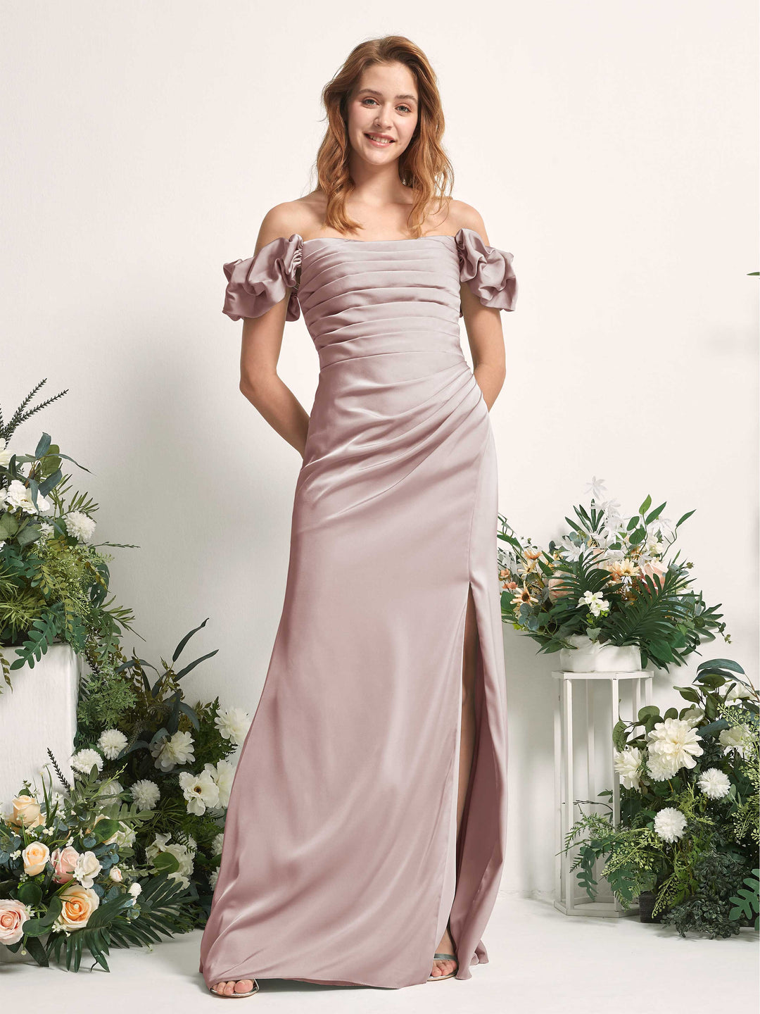 Carlyna Etui Bodenlang Carmen Ausschnitt Brautjungfernkleid Staubige Rose 