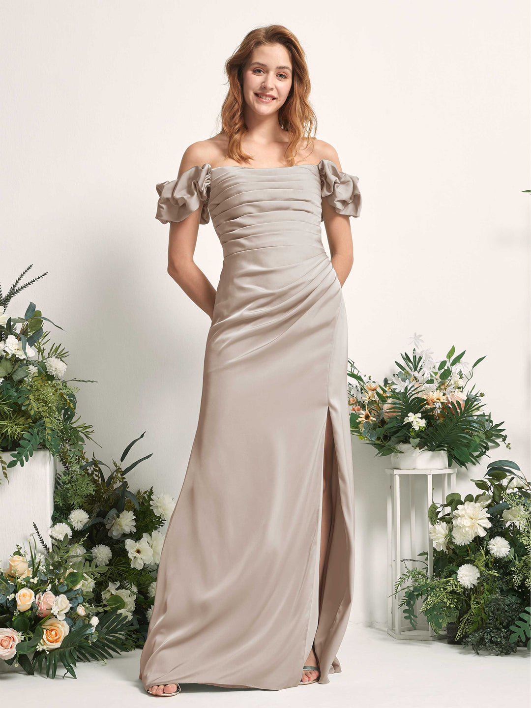 Carlyna Etui Bodenlang Carmen Ausschnitt Brautjungfernkleid Taupe 