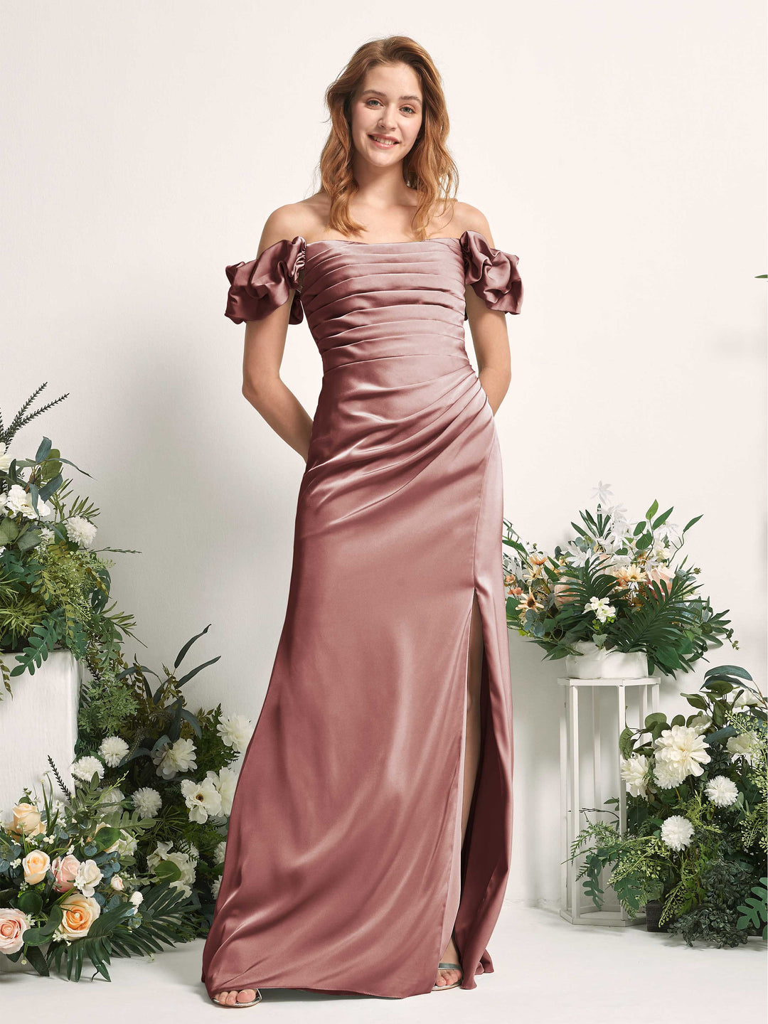 Carlyna Etui Bodenlang Carmen Ausschnitt Brautjungfernkleid Wüstenrose 