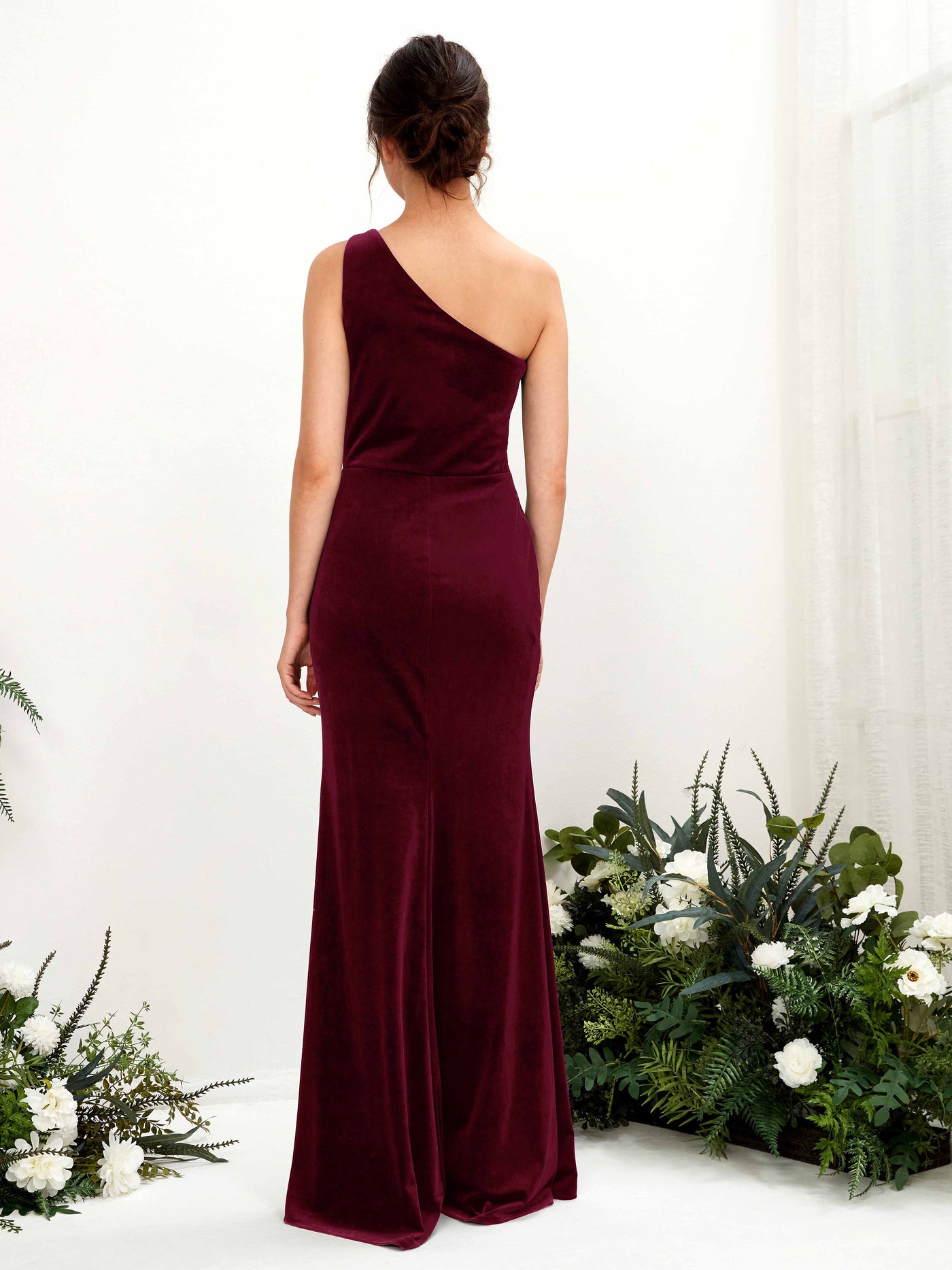 Carlyna Etui Bodenlang One-Shoulder Samt Brautjungfernkleid Burgunderrot #farbe_burgunderrot