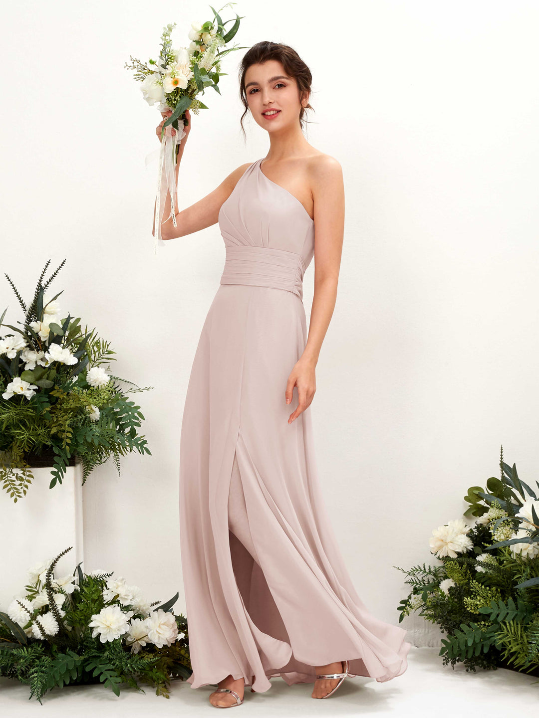 Carlyna Etui Bodenlanges One-Shoulder Kleid mit Beinschlitz Chiffon Brautjungfernkleider Biscotti 