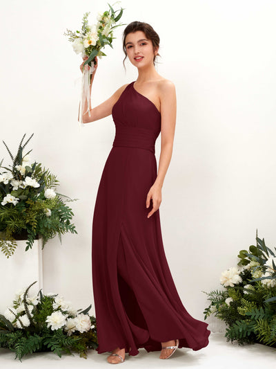 Carlyna Etui Bodenlanges One-Shoulder Kleid mit Beinschlitz Chiffon Brautjungfernkleider Burgunderrot #farbe_burgunderrot