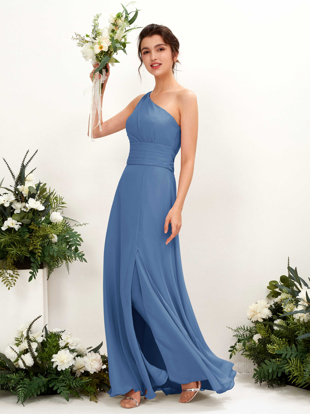 Carlyna Etui Bodenlanges One-Shoulder Kleid mit Beinschlitz Chiffon Brautjungfernkleider Staubiges Blau 