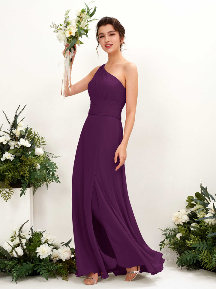 Carlyna Etui Bodenlanges One-Shoulder Kleid mit Beinschlitz Chiffon Brautjungfernkleider Traube 