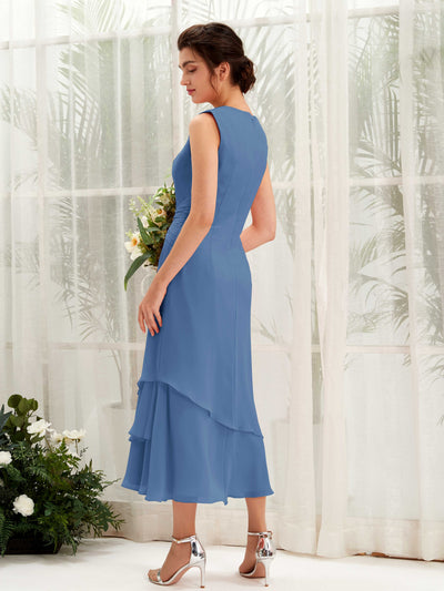 Carlyna Etui Rundhals Wadenlang Chiffon Brautjungfernkleid Staubiges Blau #farbe_staubiges-blau