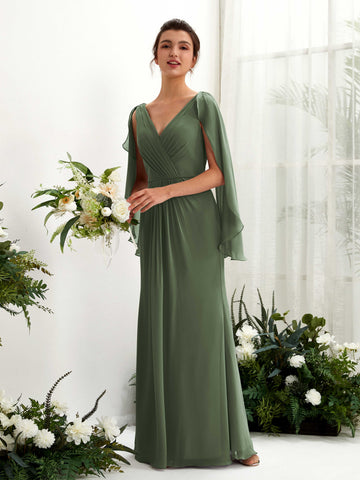 Carlyna Etui V-Ausschnitt Umhang-Ärmel Chiffon Brautjungfernkleid Martini-Olive #farbe_martini-olive