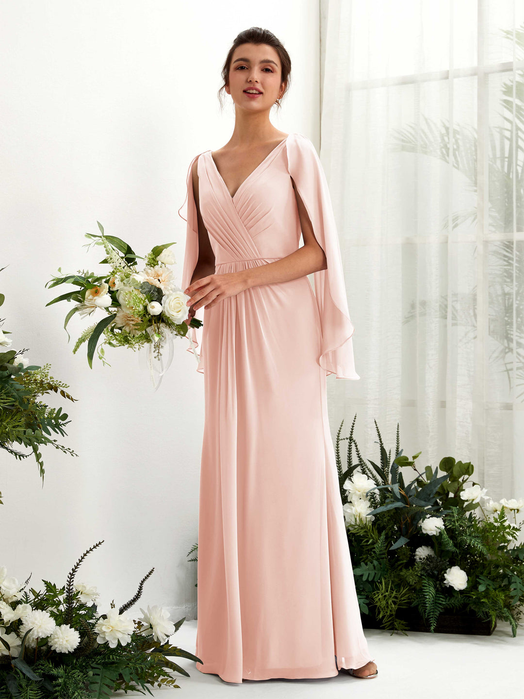 Carlyna Etui V-Ausschnitt Umhang-Ärmel Chiffon Brautjungfernkleid Perlrosa 