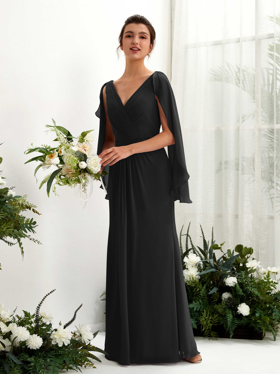 Carlyna Etui V-Ausschnitt Umhang-Ärmel Chiffon Brautjungfernkleid Schwarz 