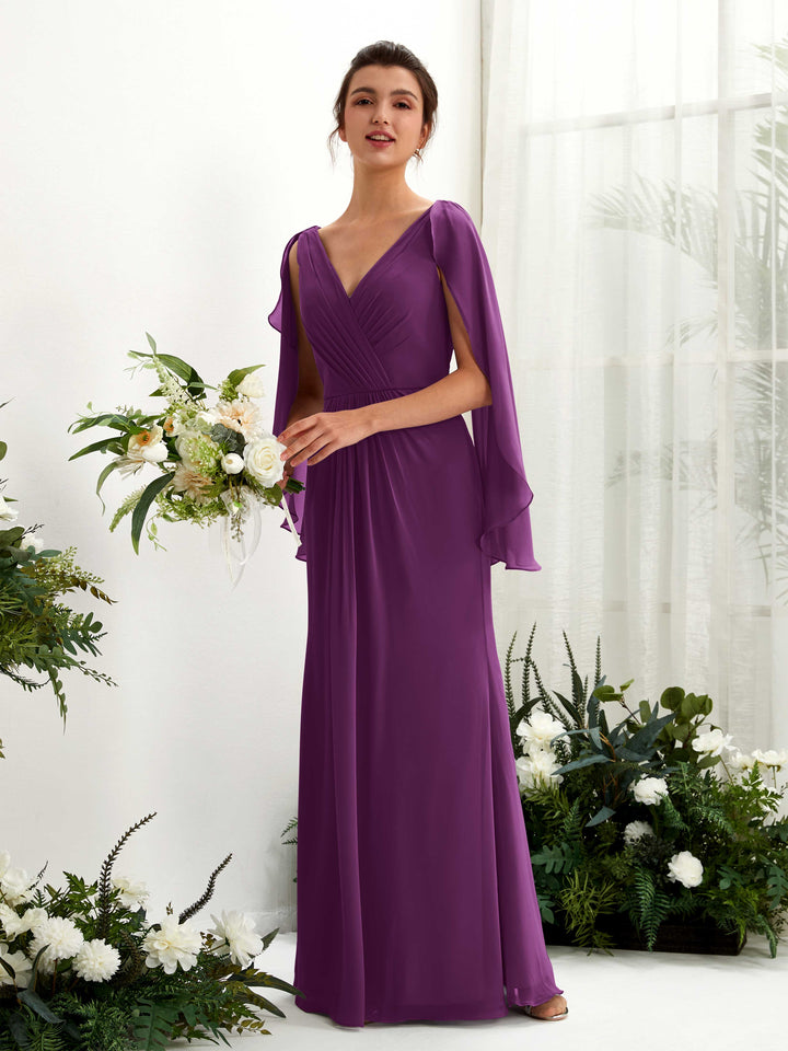 Carlyna Etui V-Ausschnitt Umhang-Ärmel Chiffon Brautjungfernkleid Traube 