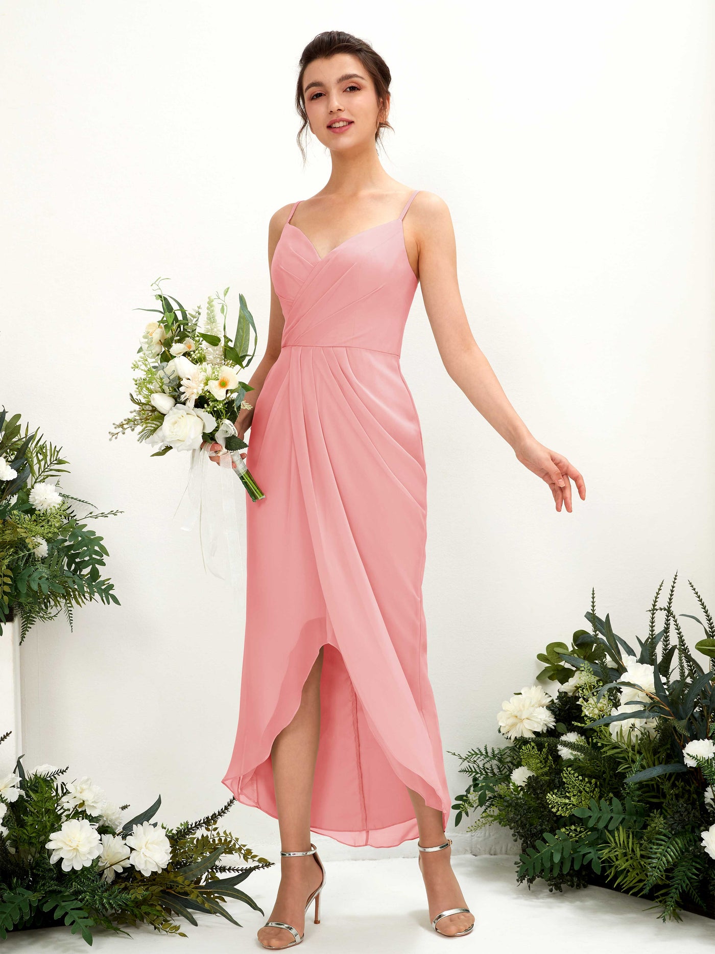 Carlyna Etui Wadenlanges V-Ausschnitt gerafftes Brautjungfernkleid Ballettrosa #farbe_ballettrosa