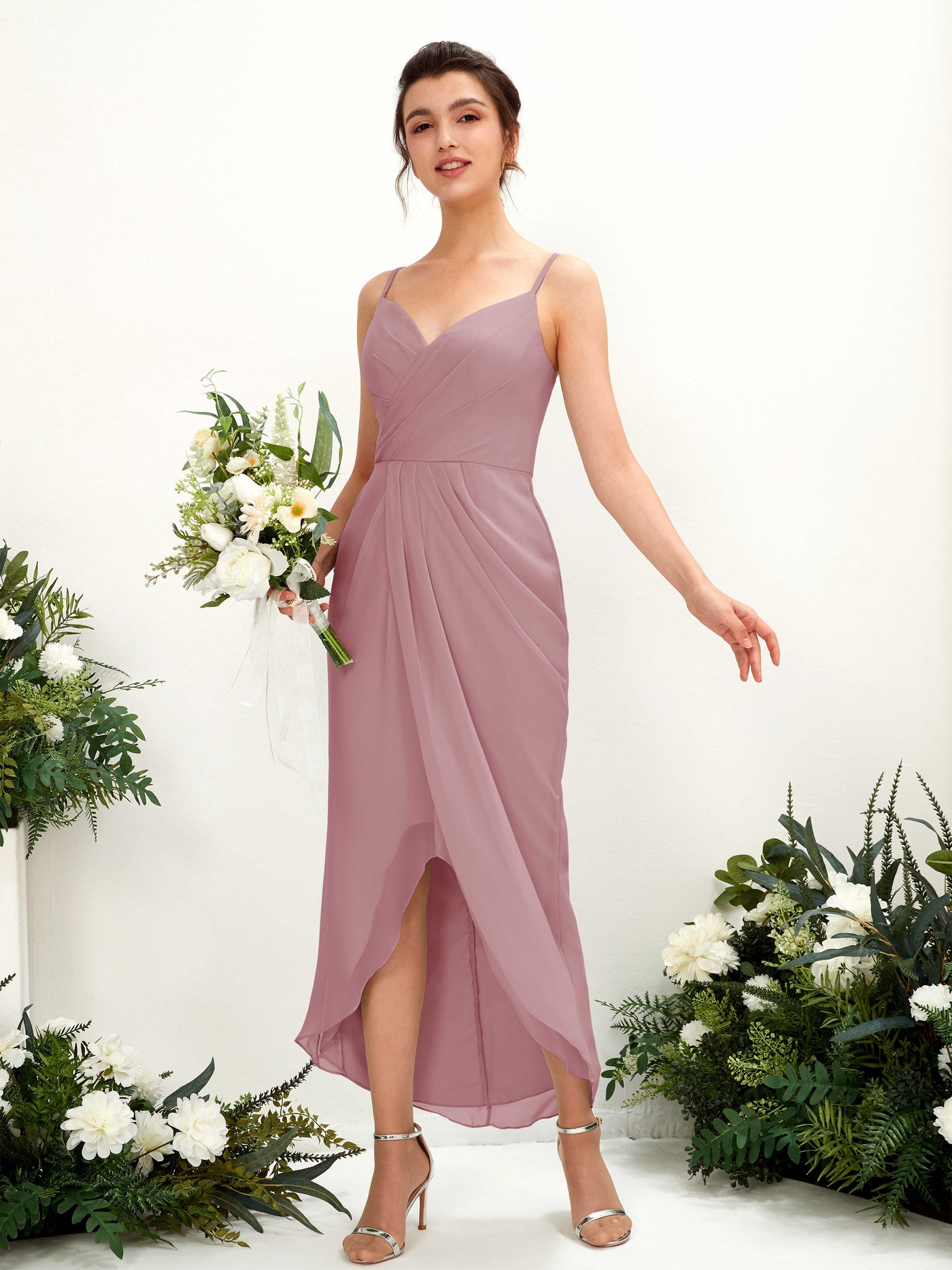 Carlyna Etui Wadenlanges V-Ausschnitt gerafftes Brautjungfernkleid Klassisch Mauve #farbe_klassisch-mauve