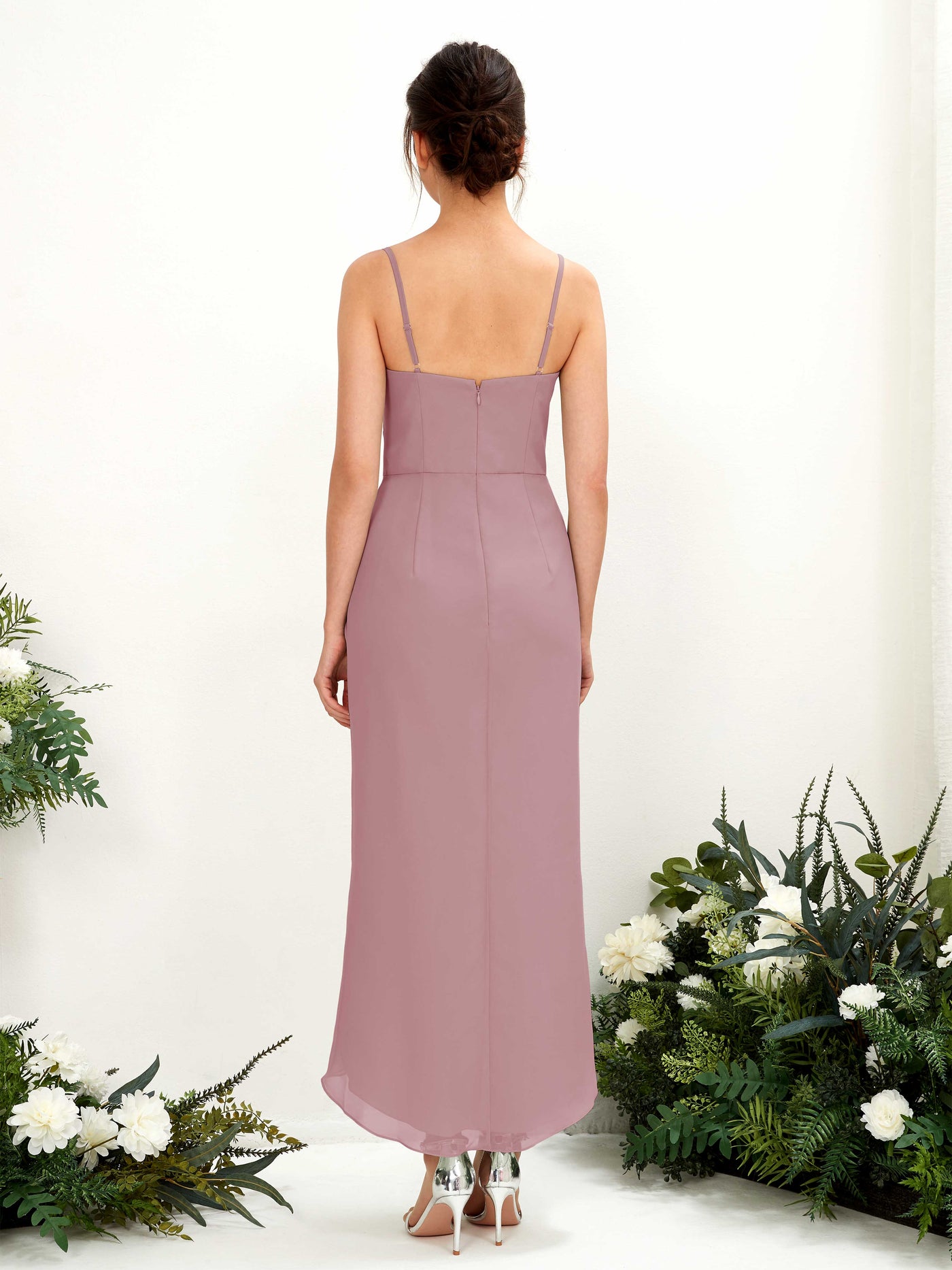 Carlyna Etui Wadenlanges V-Ausschnitt gerafftes Brautjungfernkleid Klassisch Mauve #farbe_klassisch-mauve