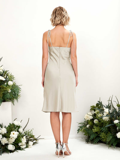 Carlyna Etui Wasserfall knielang Brautjungfernkleid Champagner #farbe_champagner