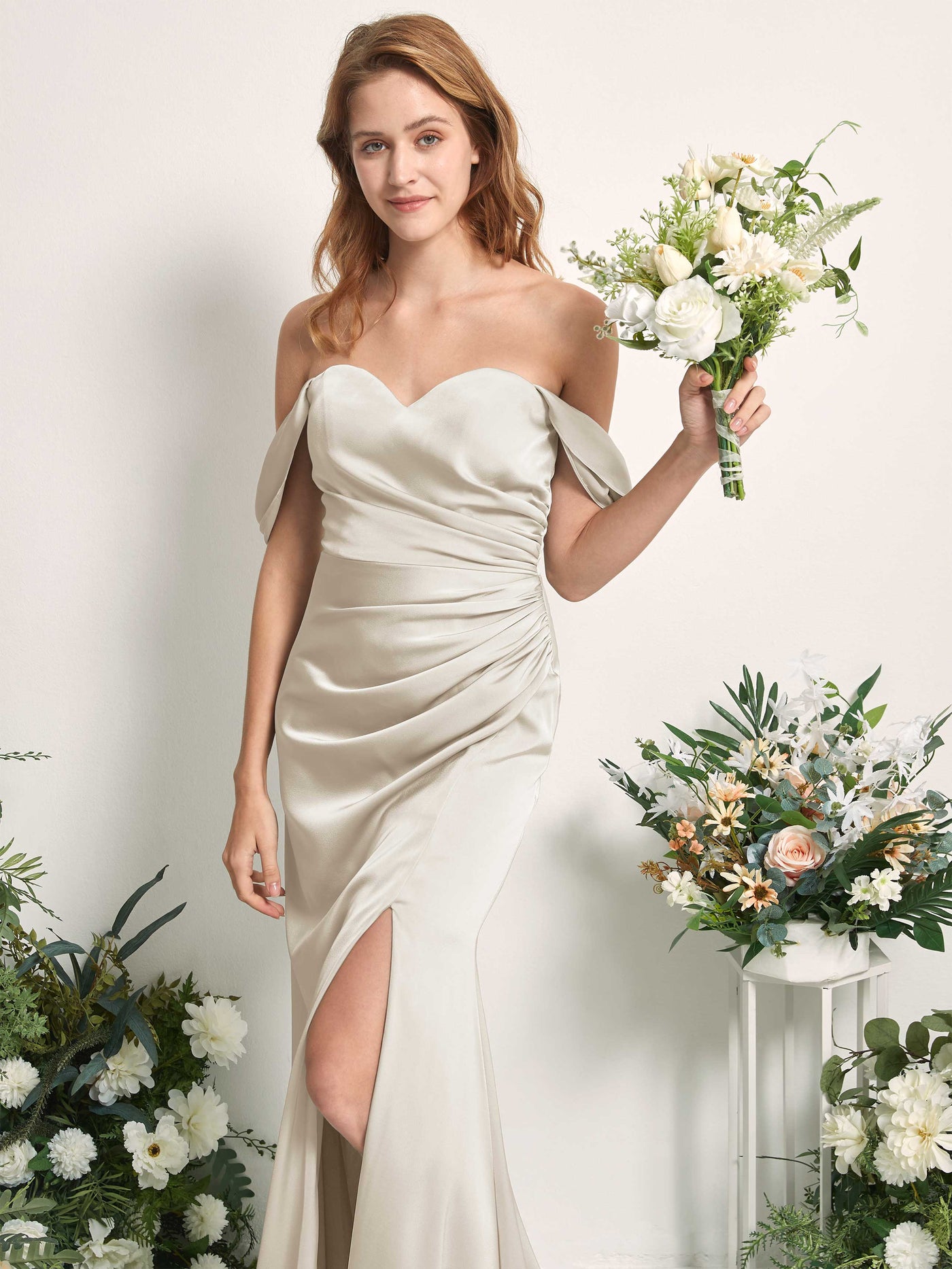Carlyna Meerjungfrau-Linie Carmen-Ausschnitt gerafft Bodenlang Brautjungfernkleid Champagner #farbe_champagner